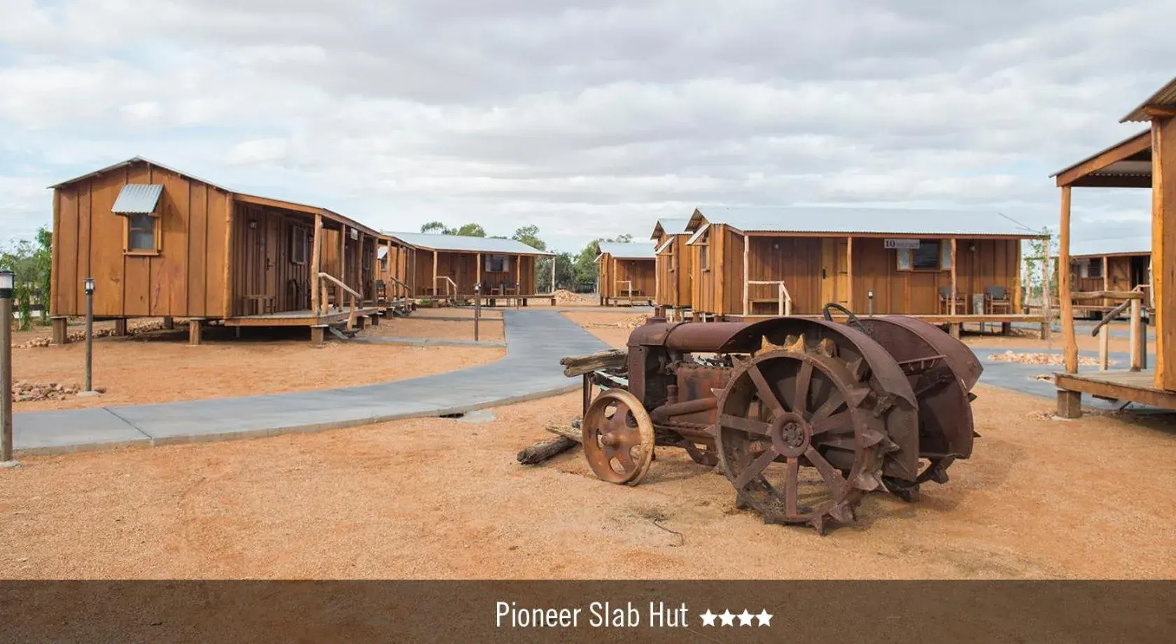 Luxury Pioneer Slab Hut in Saltbush Retreat Luxury Pioneer Slab Hut in Saltbush Retreat