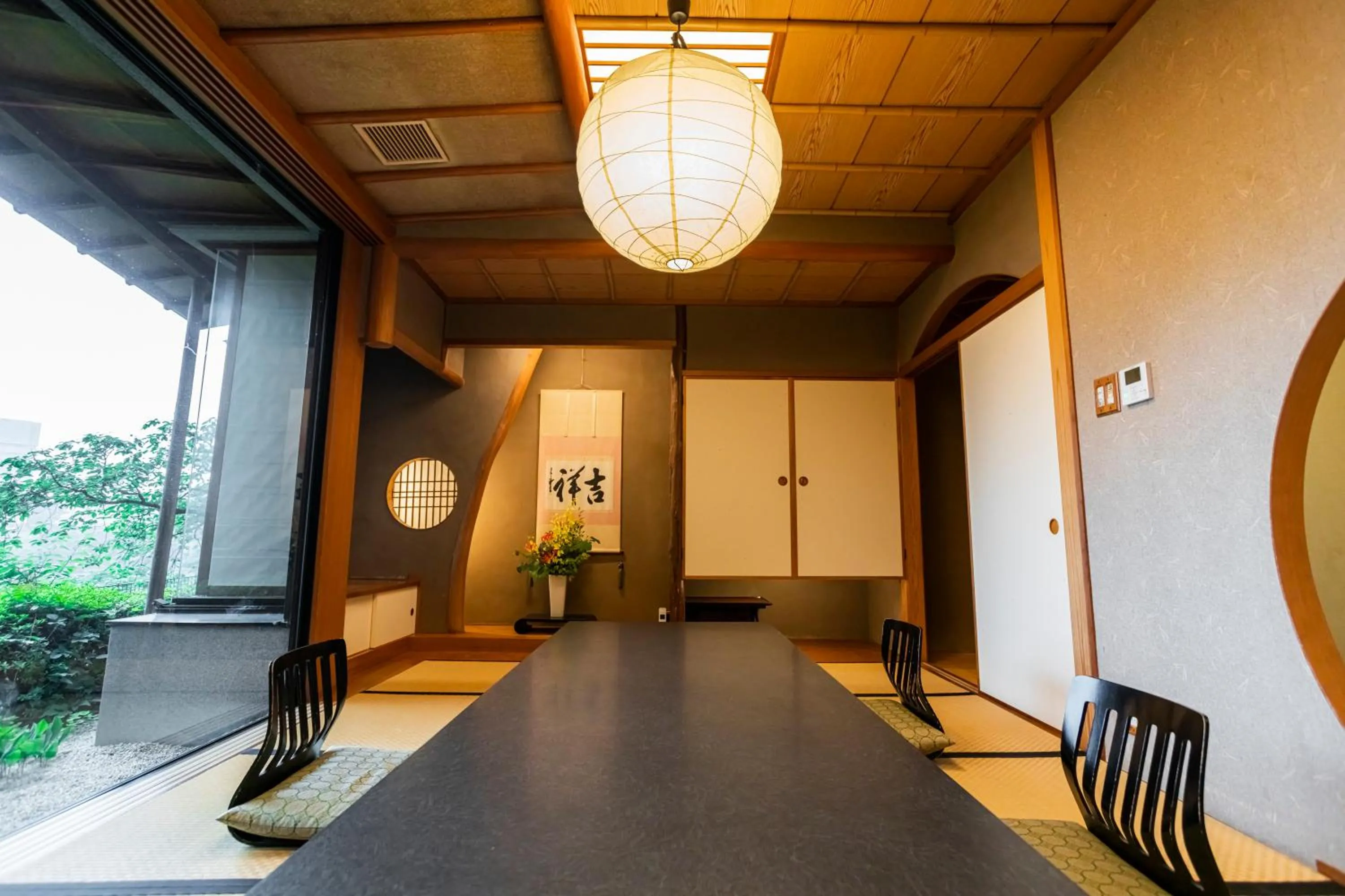 Restaurant/places to eat in Hotel Sanderson