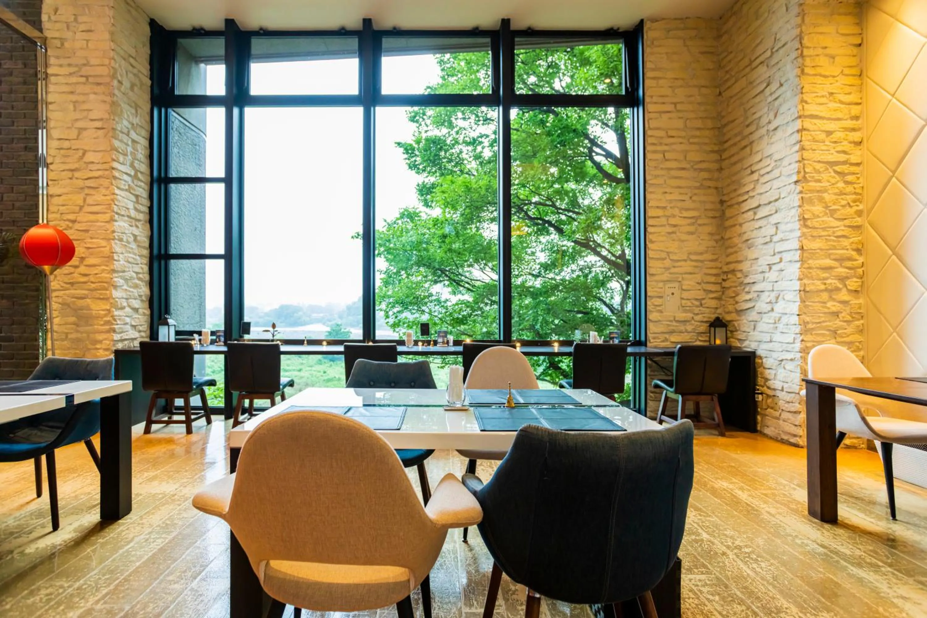 Restaurant/places to eat in Hotel Sanderson