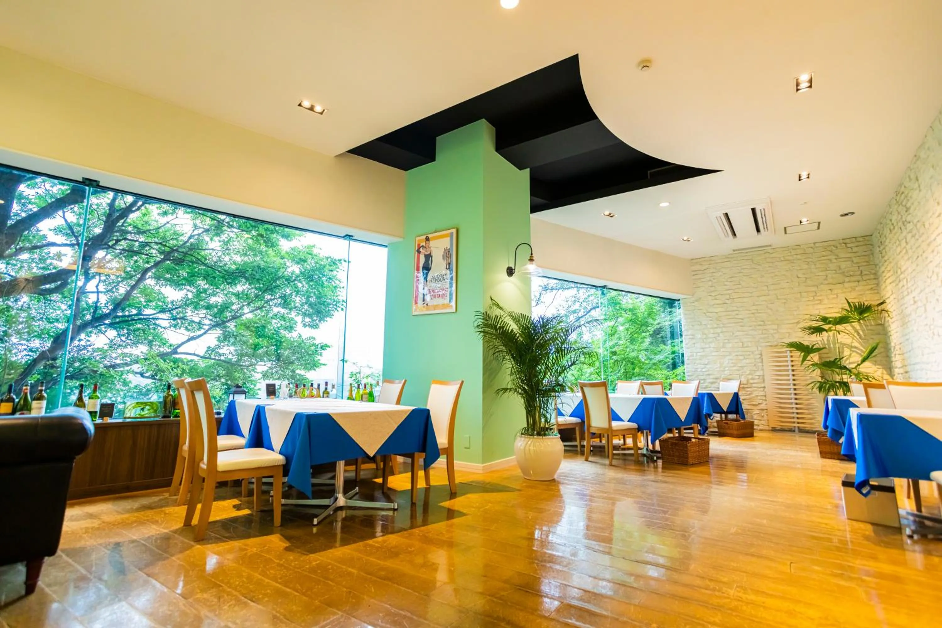 Restaurant/places to eat in Hotel Sanderson