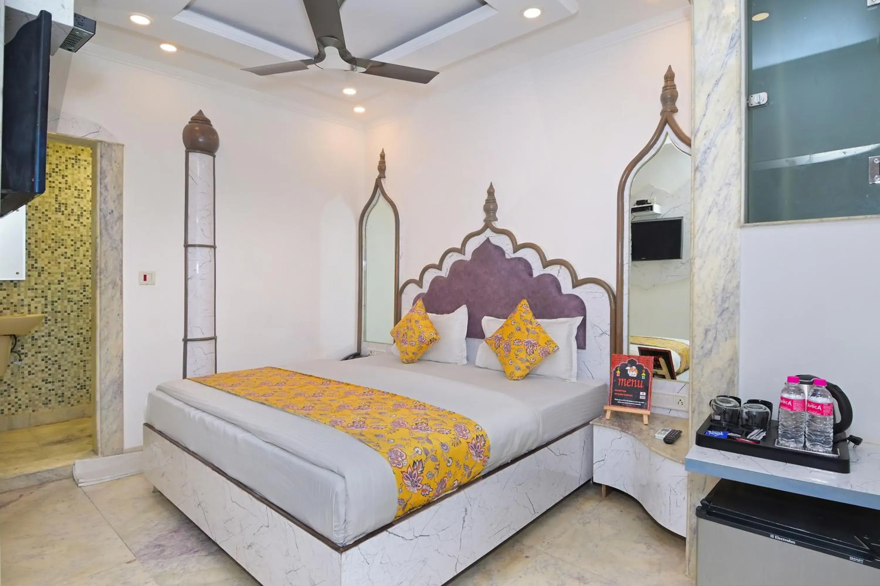 Standard Double Room in Natraj Yes Please -New Delhi Standard Double Room in Natraj Yes Please -New Delhi