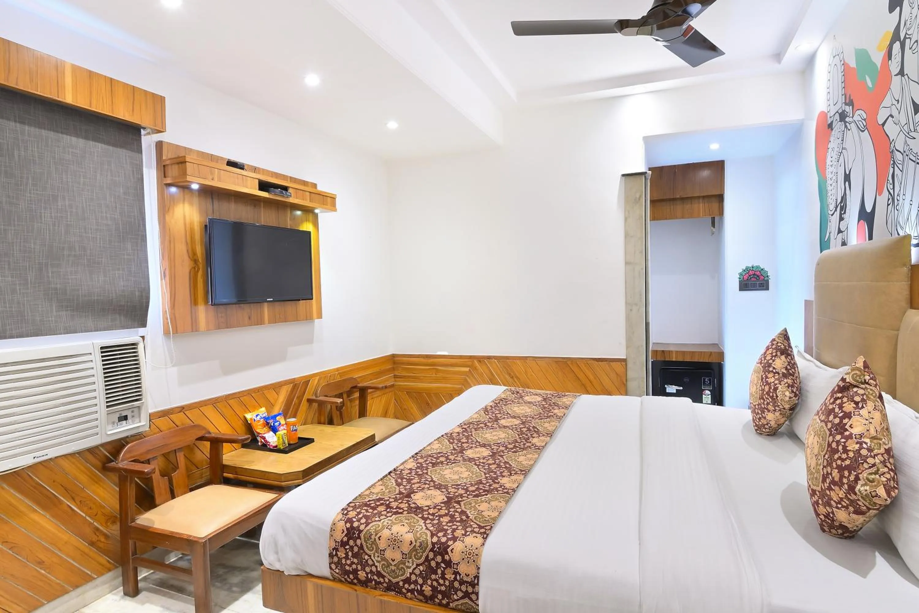 Photo of the whole room, Bed in Natraj Yes Please -New Delhi