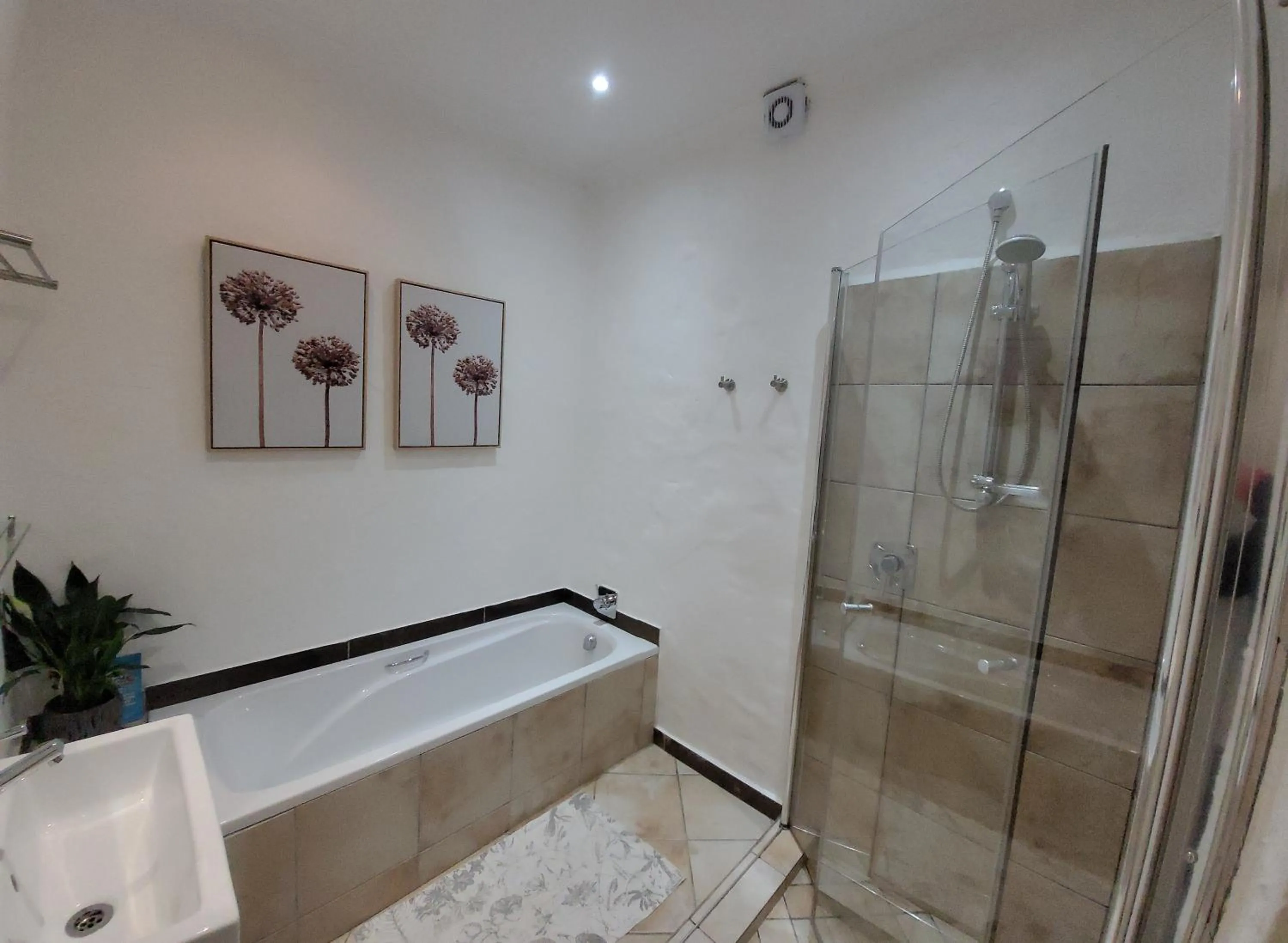 Shower in De Molen Guest House