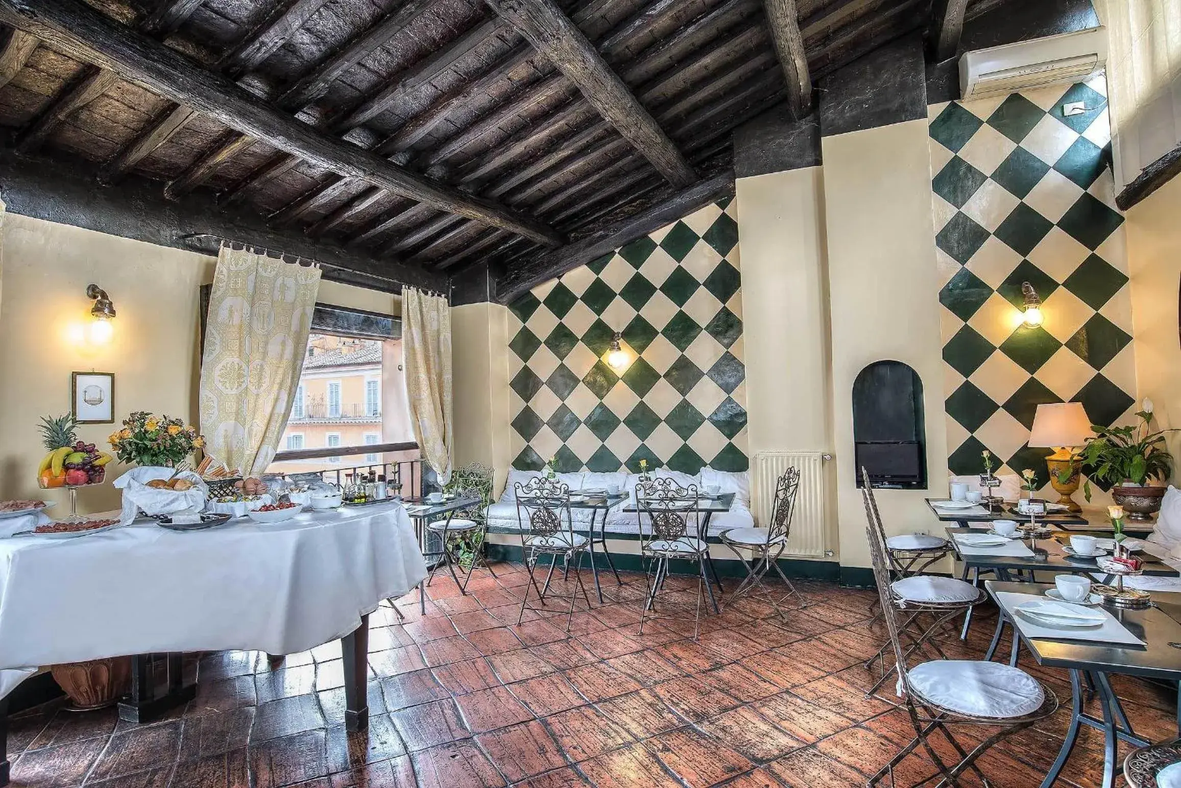 Lounge or bar in Hotel Fontana Lounge or bar in Hotel Fontana