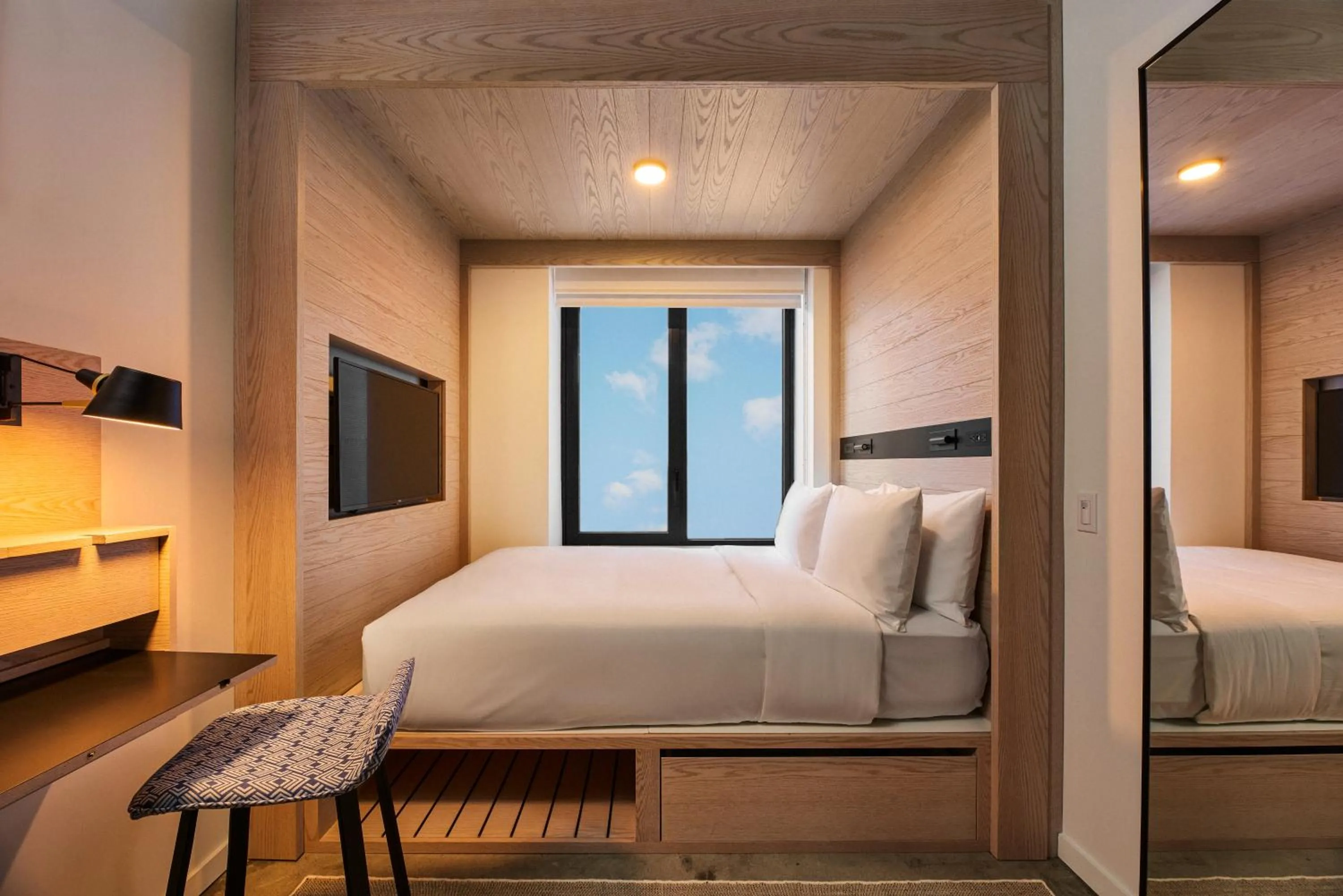 Bedroom, Bed in Radio Hotel