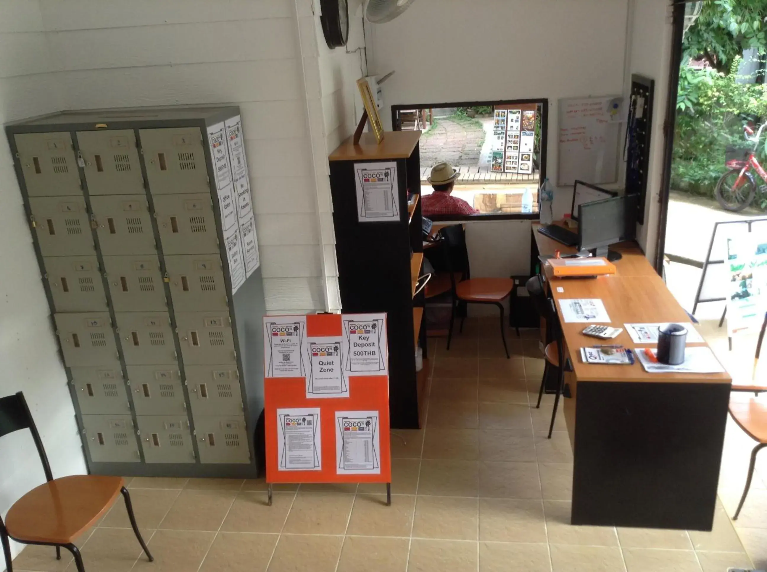 Facade/entrance in Coco's Guest House Facade/entrance in Coco's Guest House