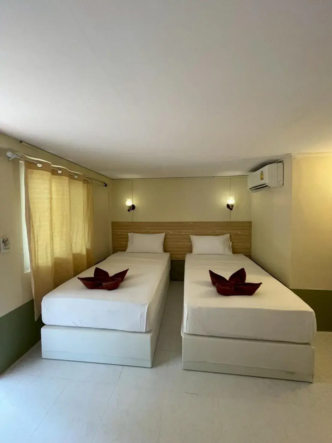 Bed in Coco's Guest House Bed in Coco's Guest House