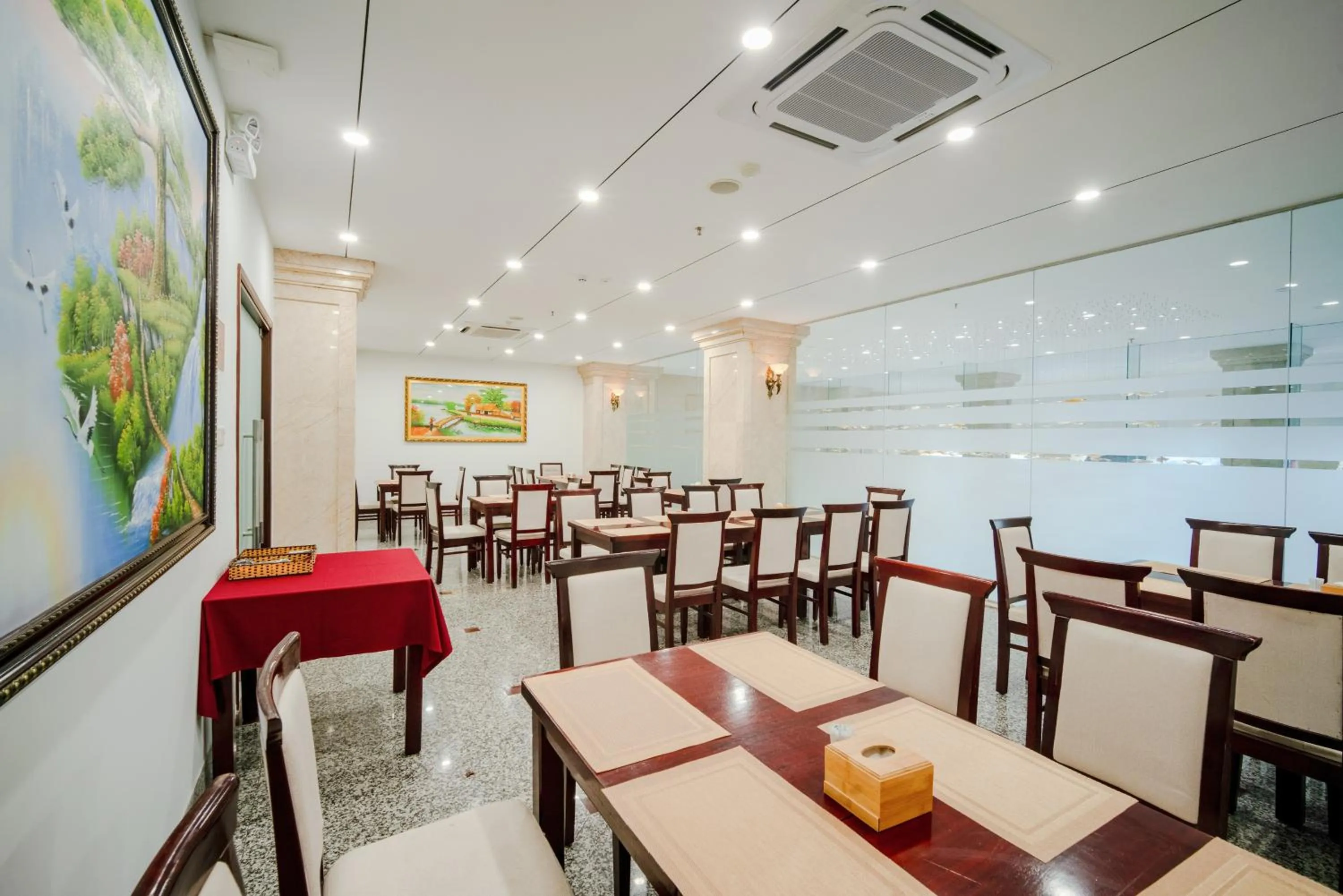 Restaurant/places to eat in Galliot Hotel Nha Trang