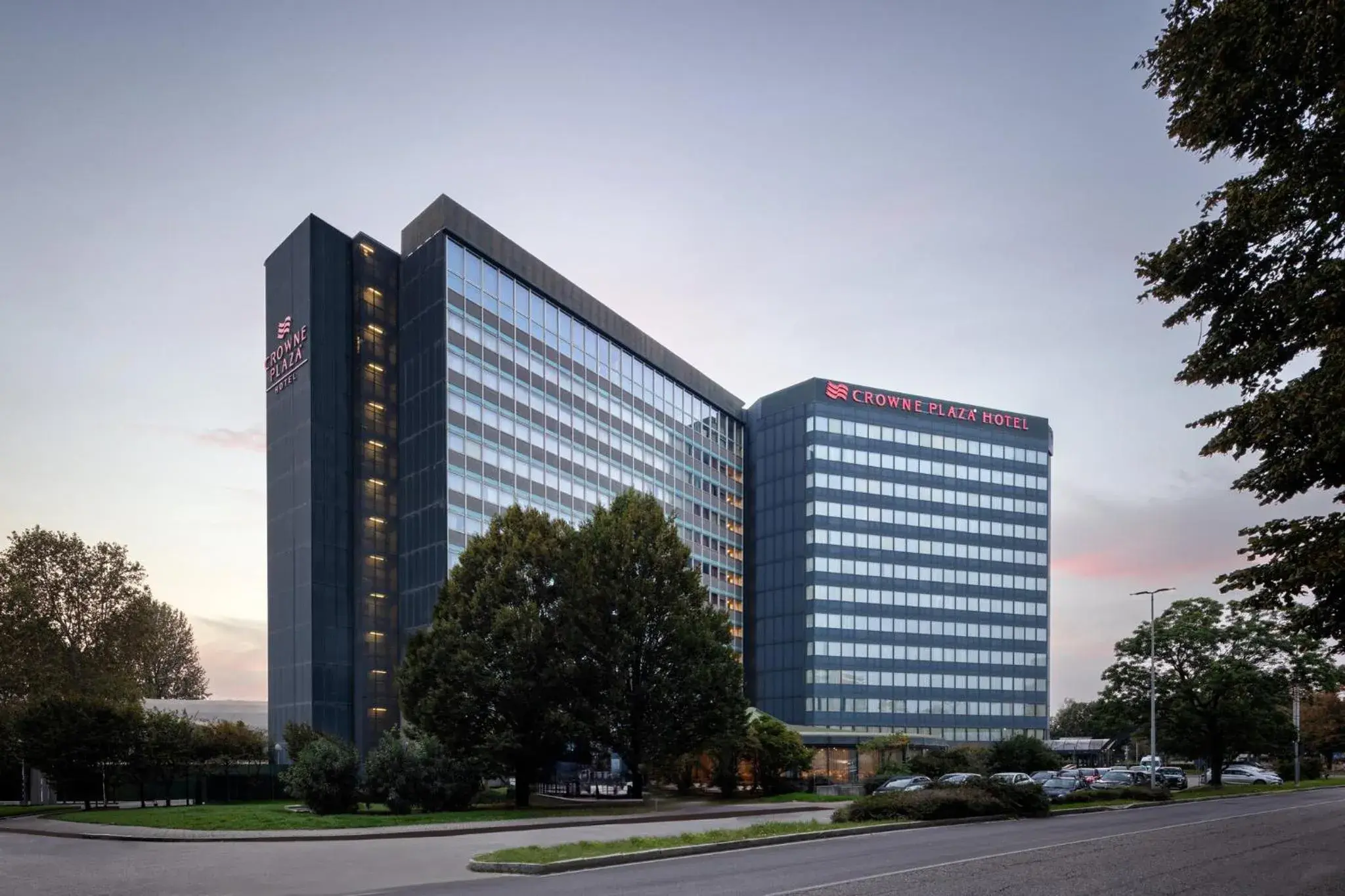 Property building in Crowne Plaza Milan Linate by IHG Property building in Crowne Plaza Milan Linate by IHG