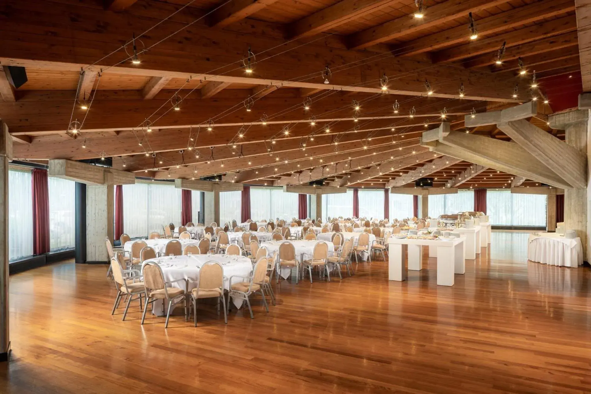 Restaurant/places to eat in Crowne Plaza Milan Linate by IHG Restaurant/places to eat in Crowne Plaza Milan Linate by IHG