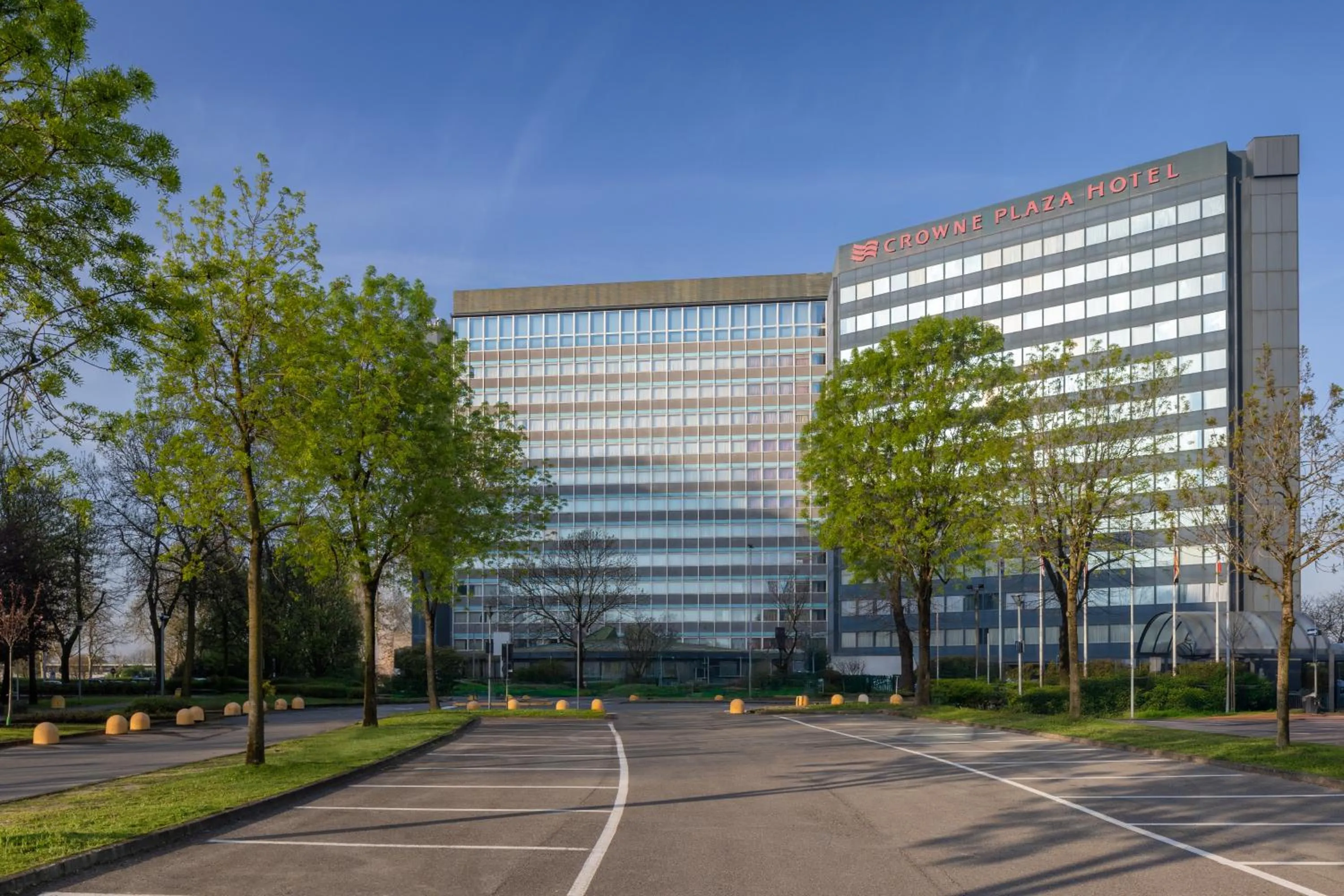 Facade/entrance in Crowne Plaza Milan Linate by IHG