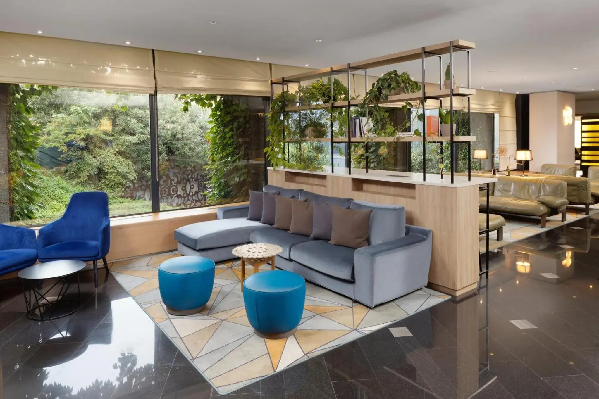 Lounge or bar in Crowne Plaza Milan Linate by IHG Lounge or bar in Crowne Plaza Milan Linate by IHG