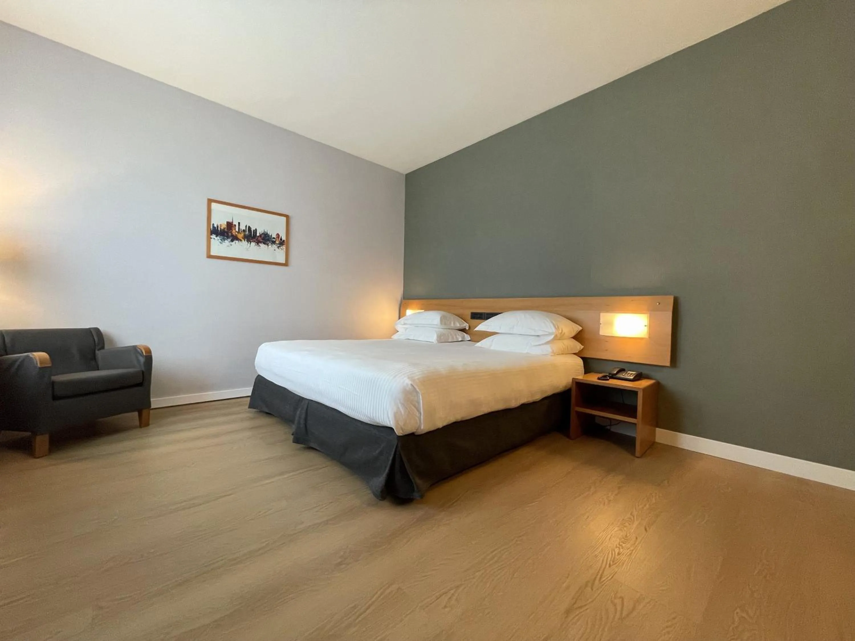 Bedroom, Bed in Crowne Plaza Milan Linate by IHG