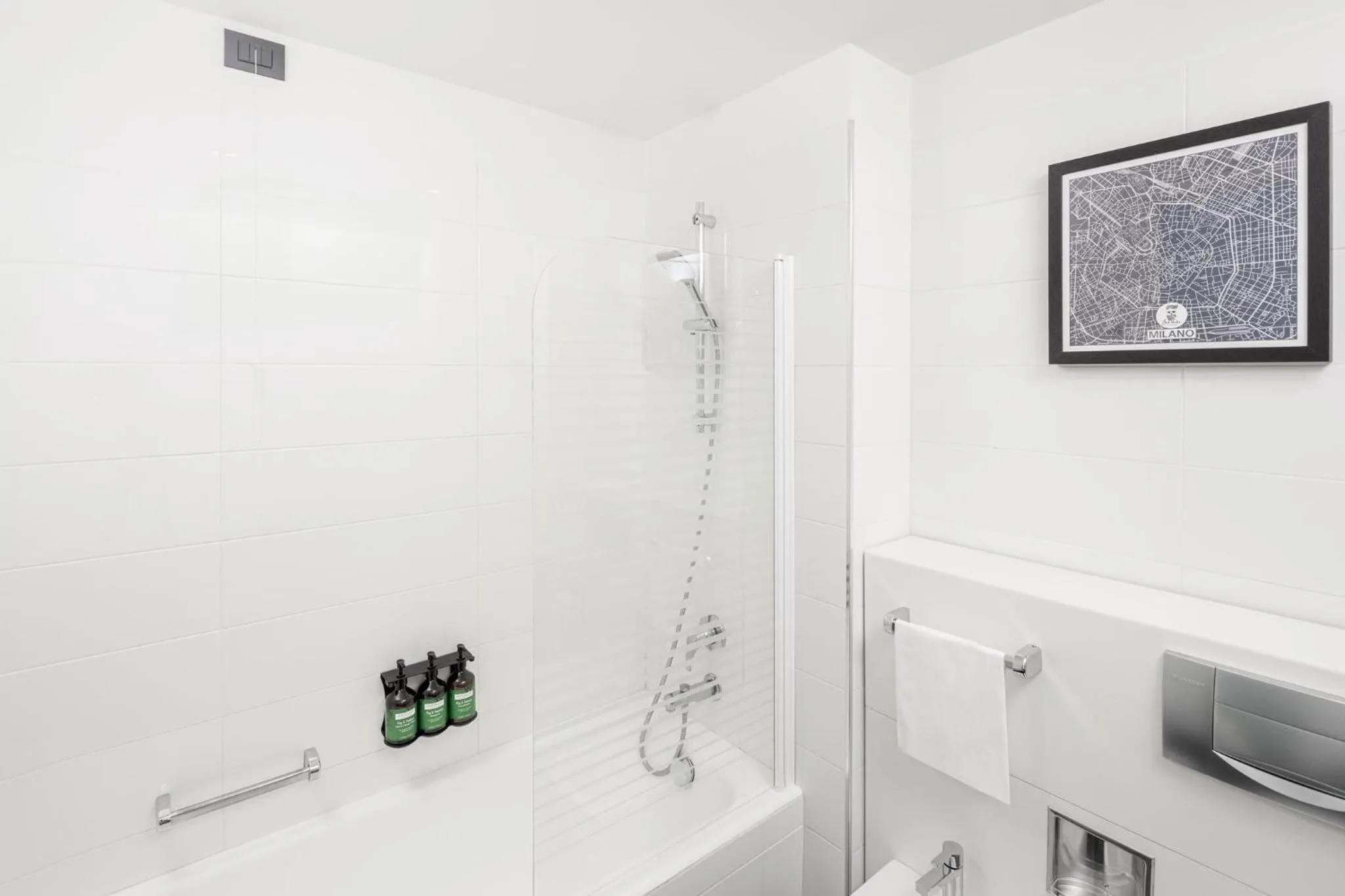 Photo of the whole room in Crowne Plaza Milan Linate by IHG