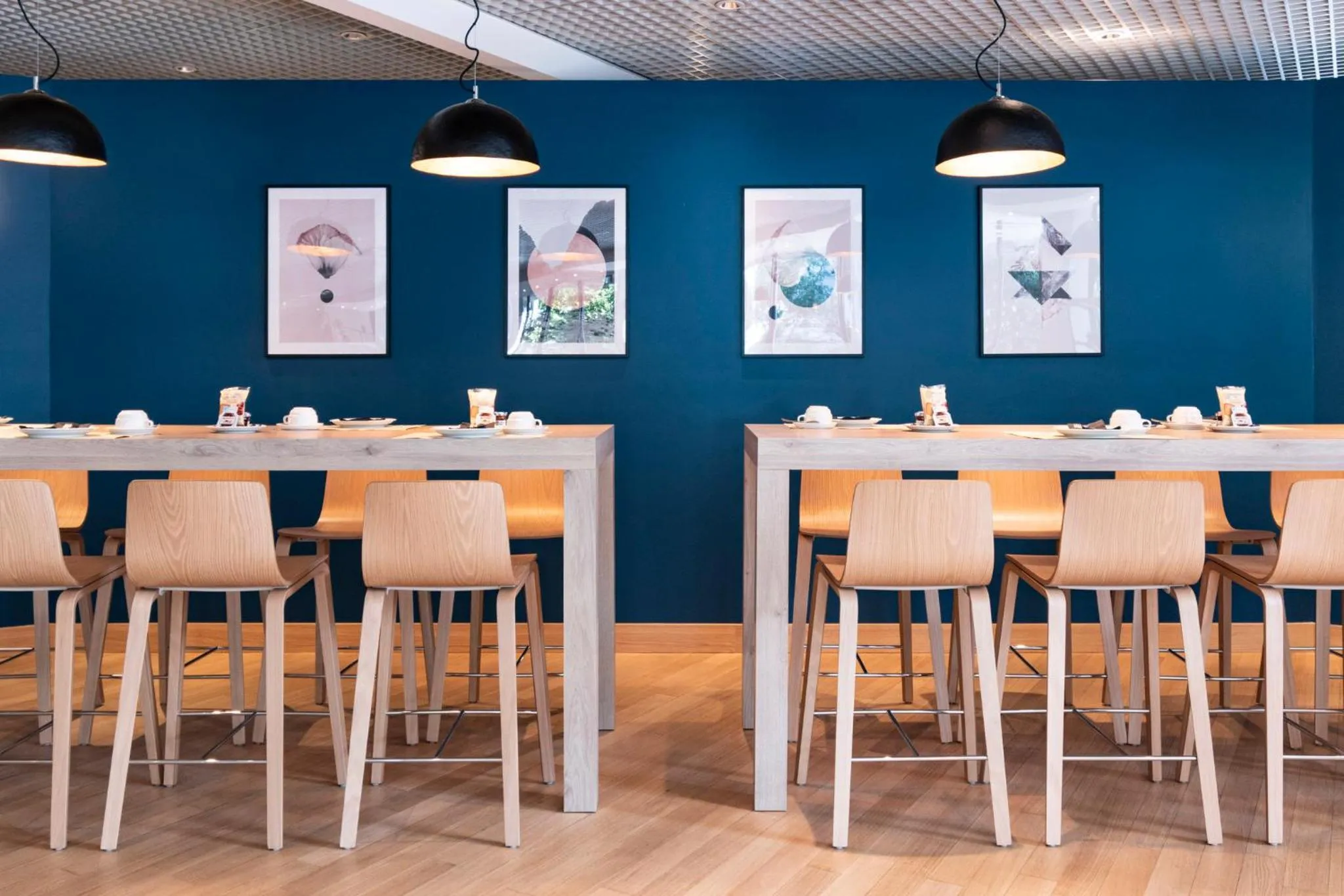 Restaurant/places to eat in Crowne Plaza Milan Linate by IHG