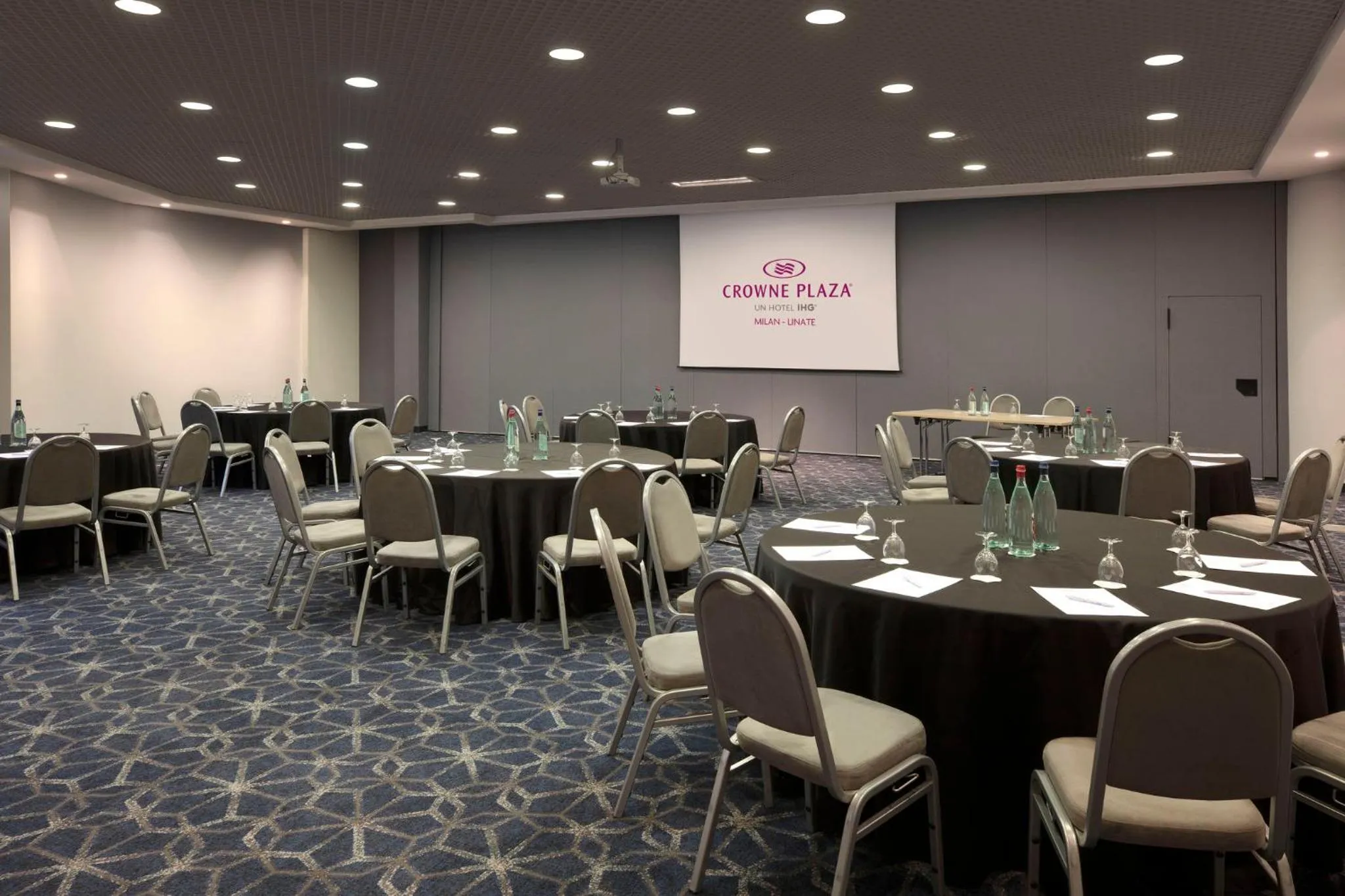 Meeting/conference room in Crowne Plaza Milan Linate by IHG