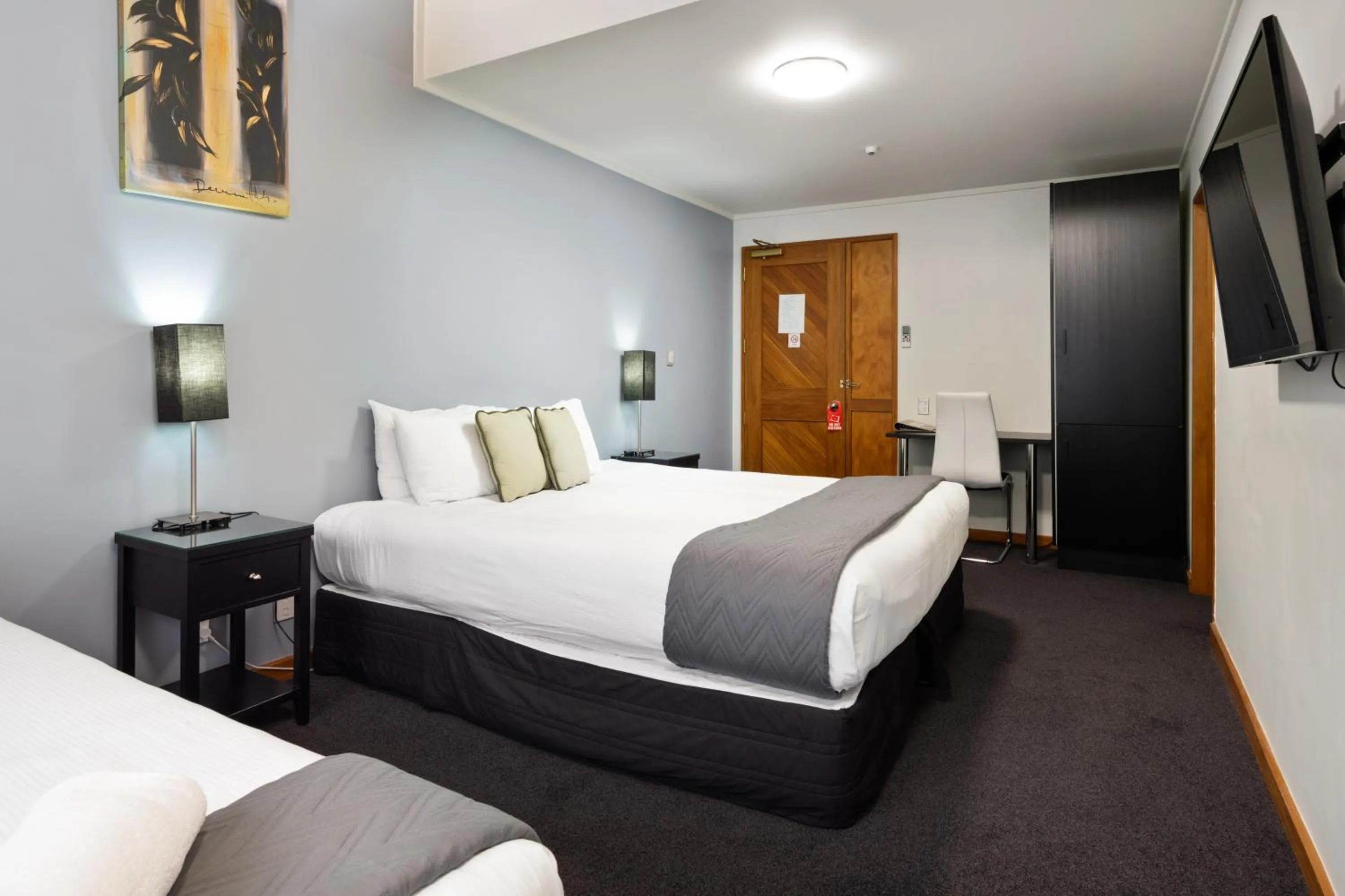 Bed in Riverside Hotel Marlborough