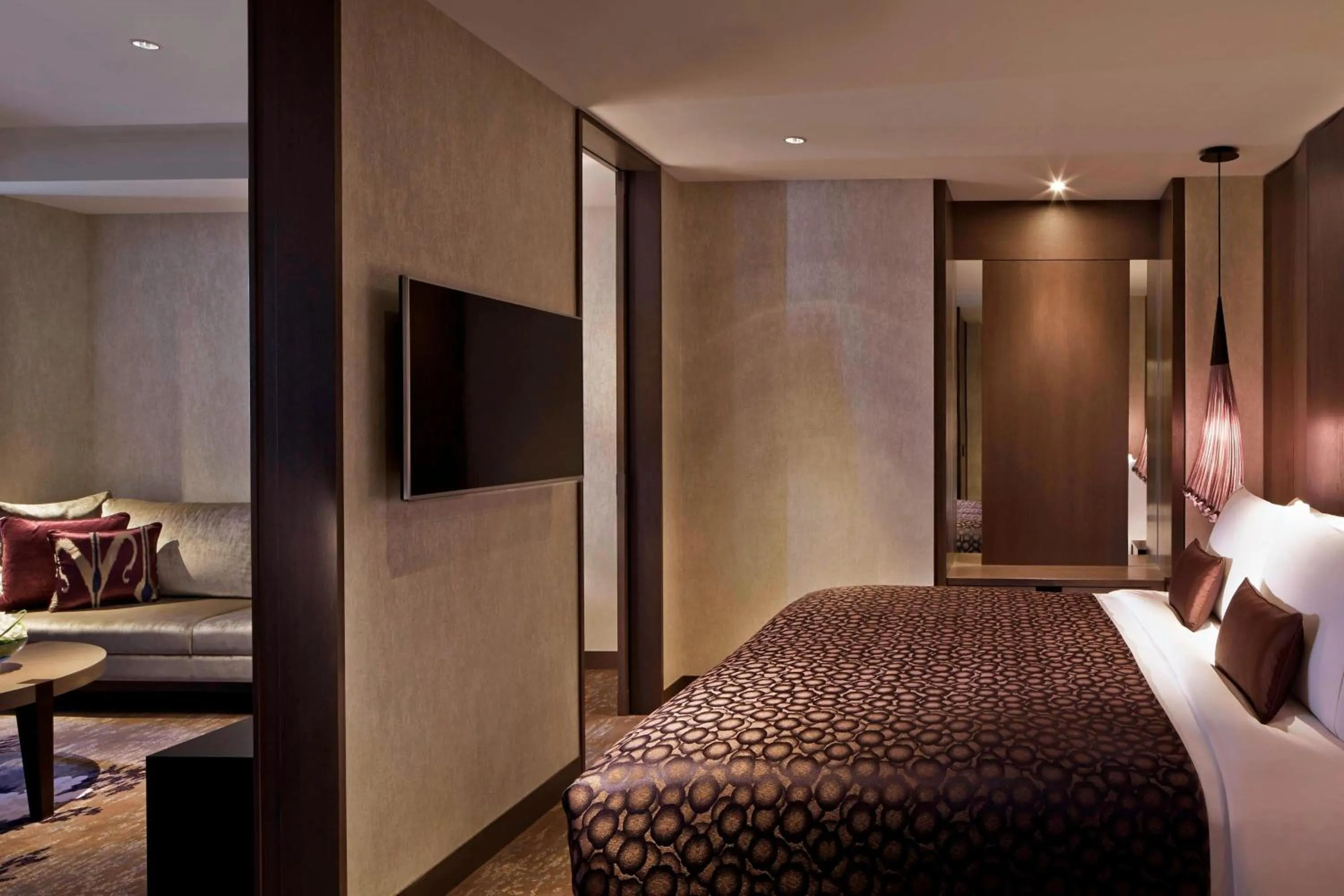 Photo of the whole room, Bed in Tokyo Marriott Hotel