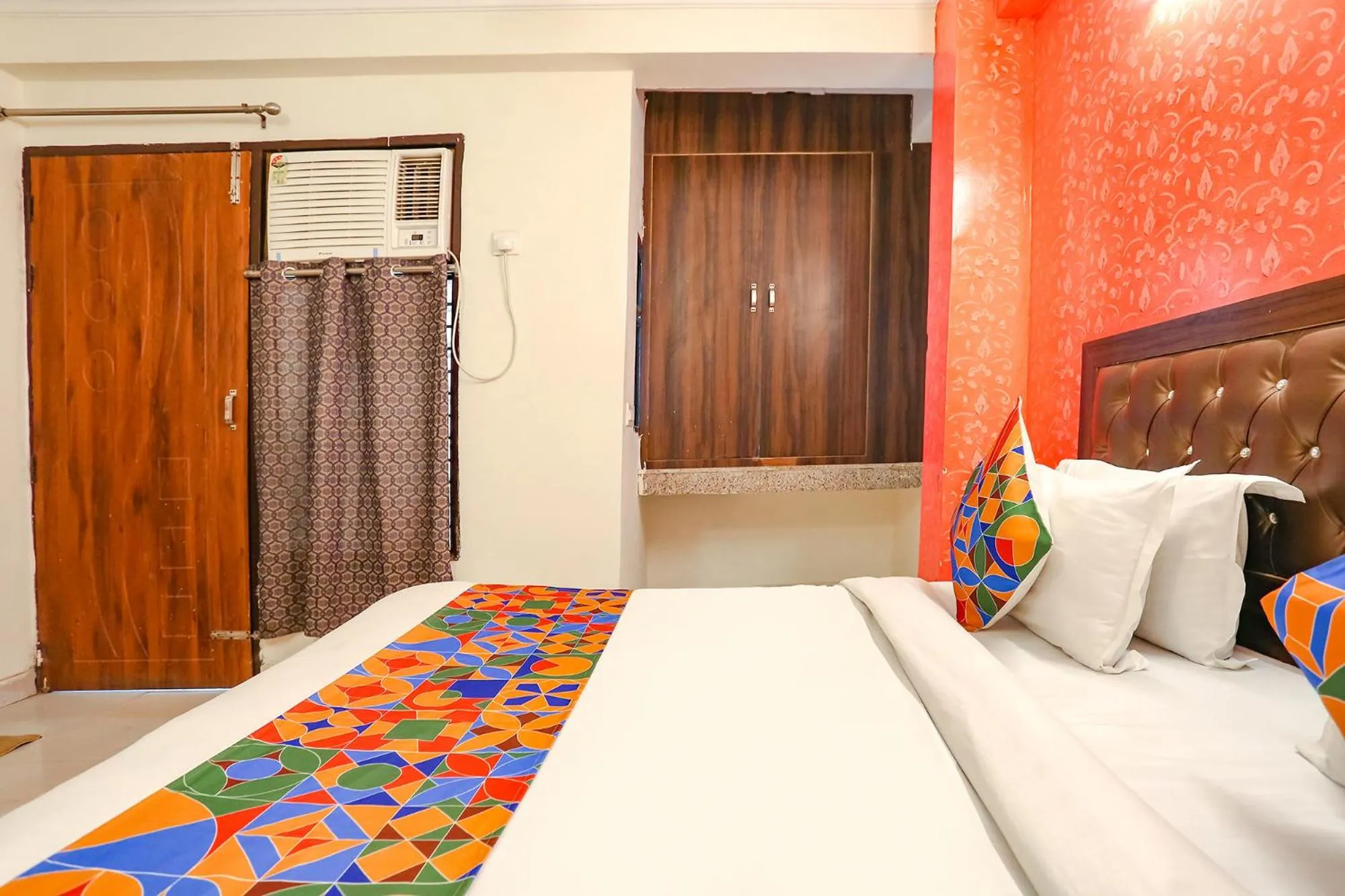 Bed in Via Mirage - Nr IGI Airport New Delhi