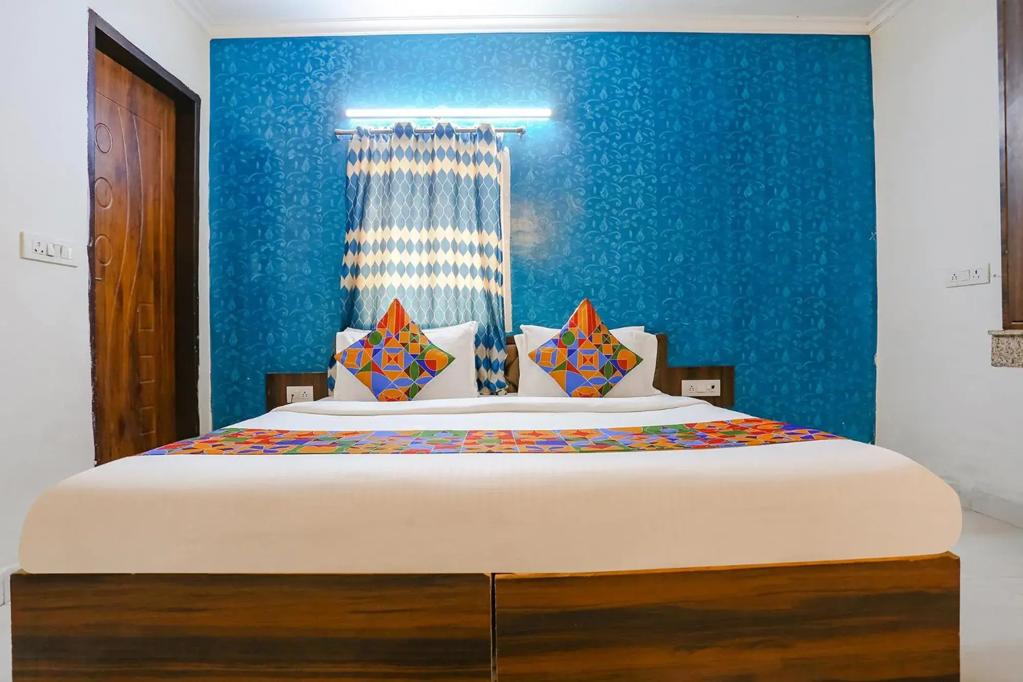 Bed in FabExpress Mirage - Nr IGI Airport New Delhi Bed in FabExpress Mirage - Nr IGI Airport New Delhi