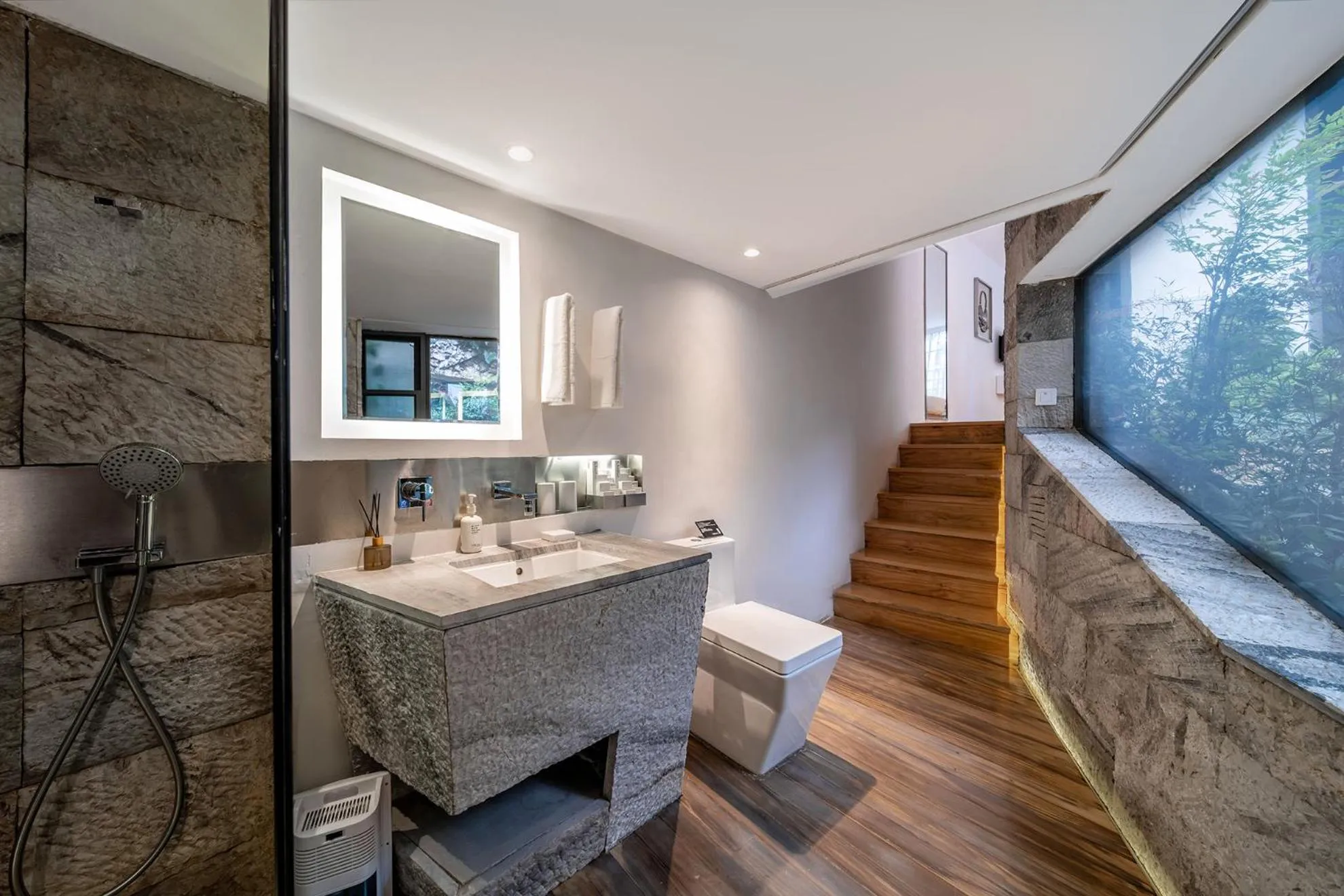 Toilet in The Bivou Lijiang