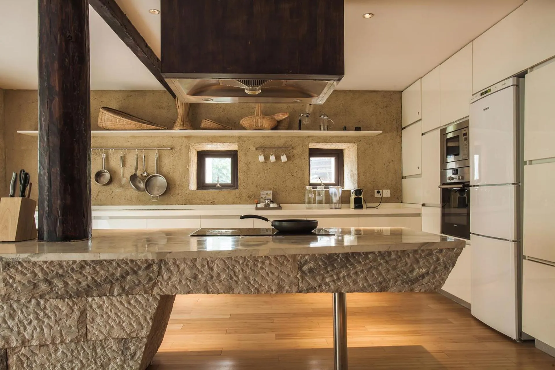 Communal kitchen in The Bivou Lijiang