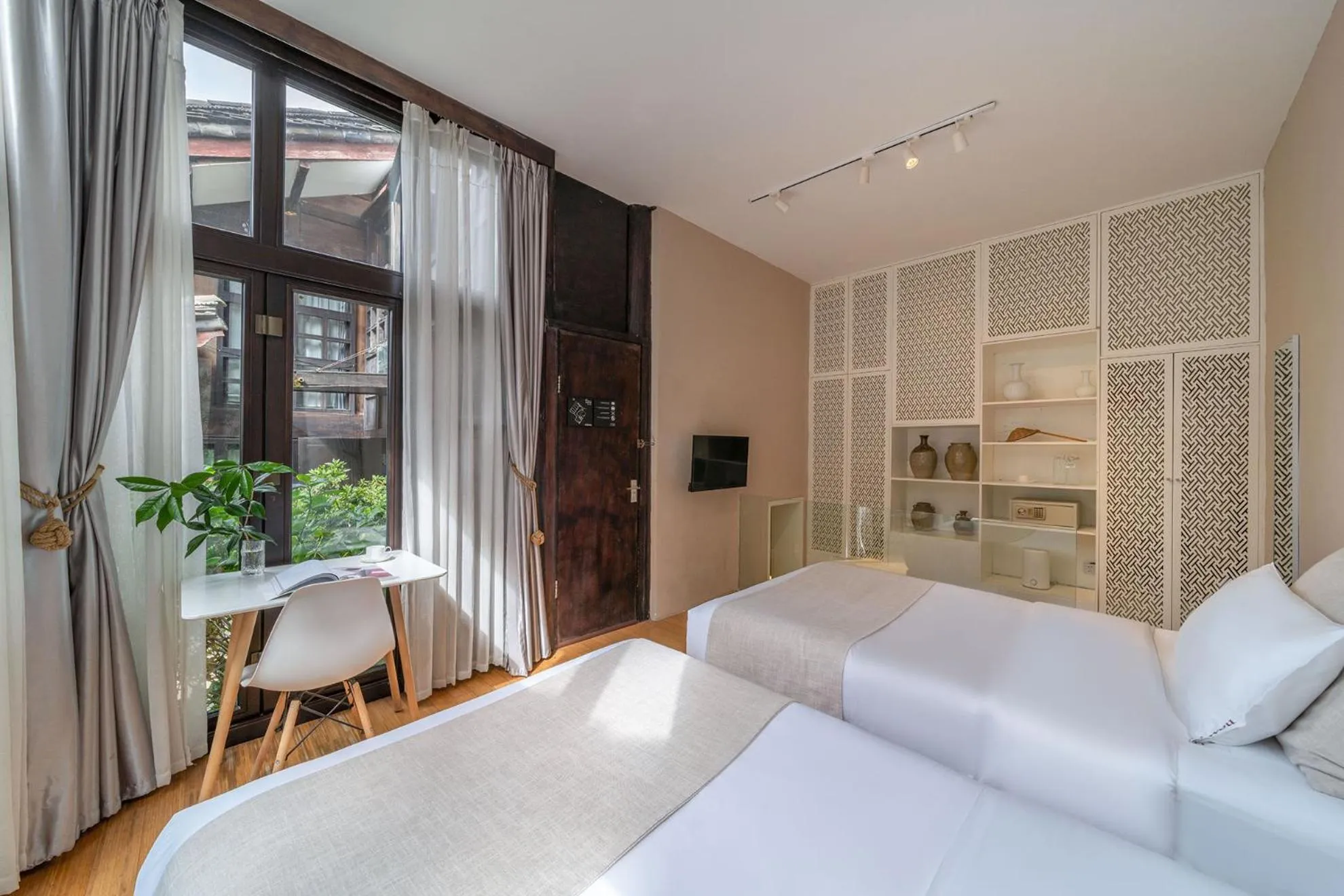 Photo of the whole room, Bed in The Bivou Lijiang