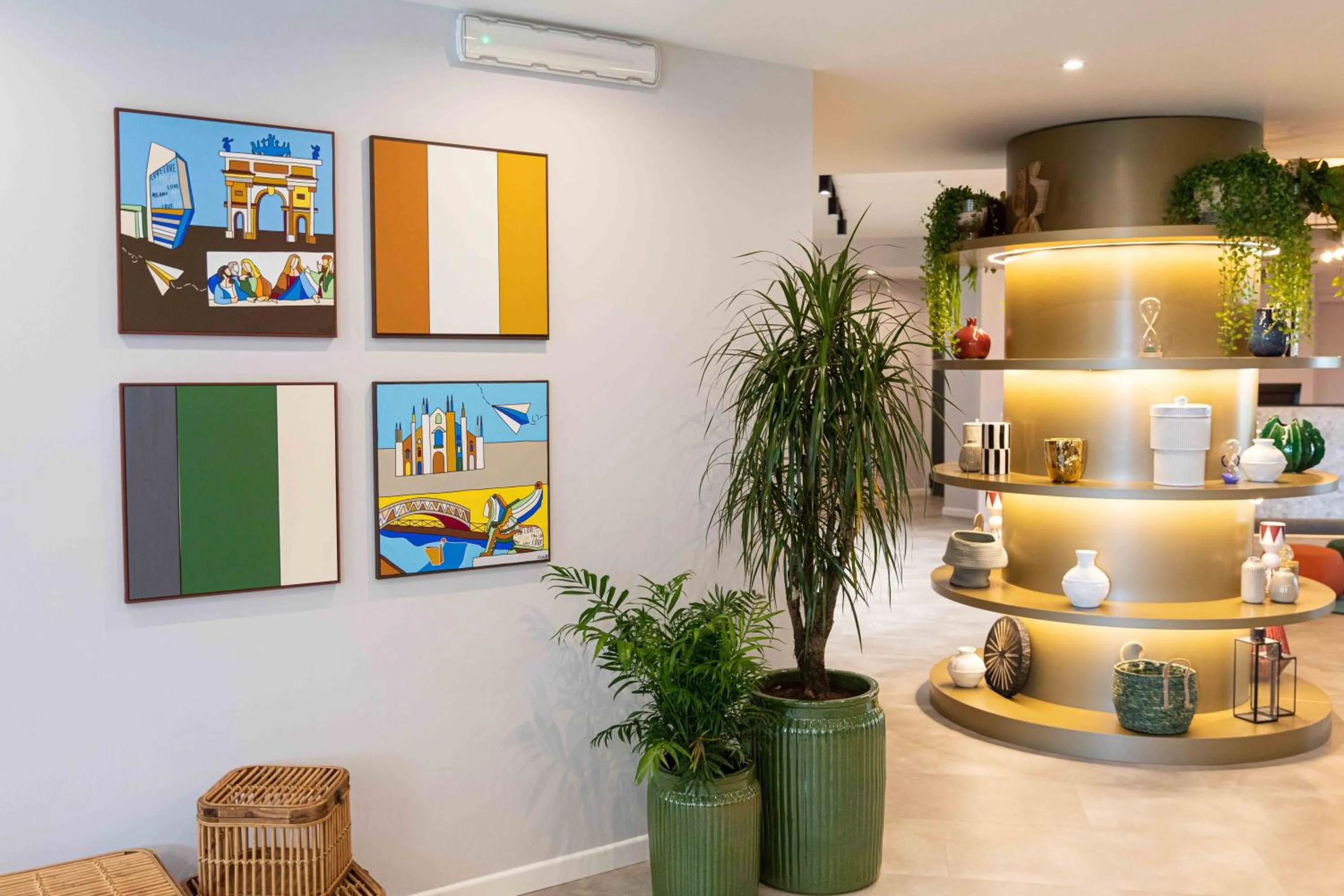 Lobby or reception in Belstay Milano Linate