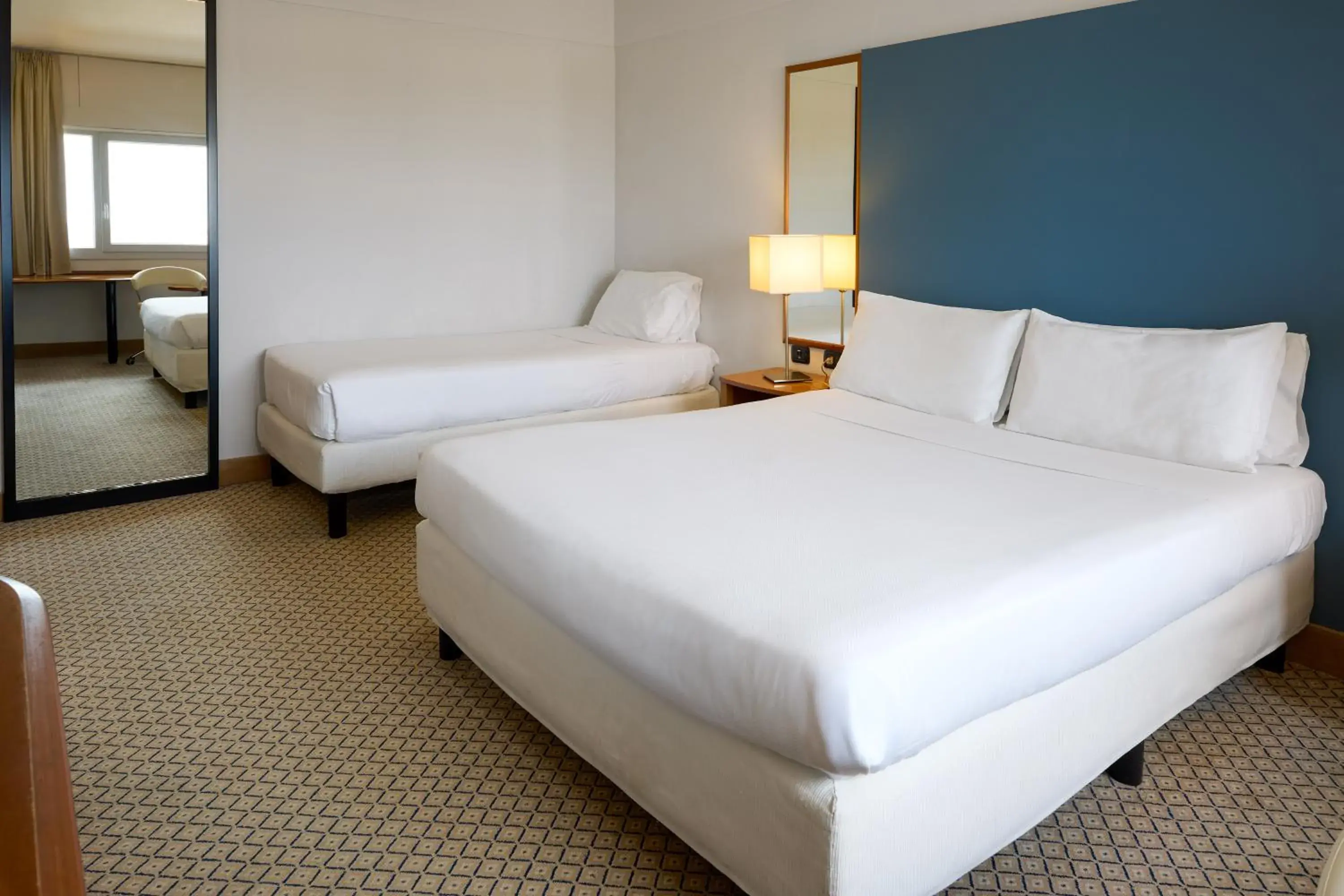 Classic Triple Room in Belstay Milano Assago Classic Triple Room in Belstay Milano Assago