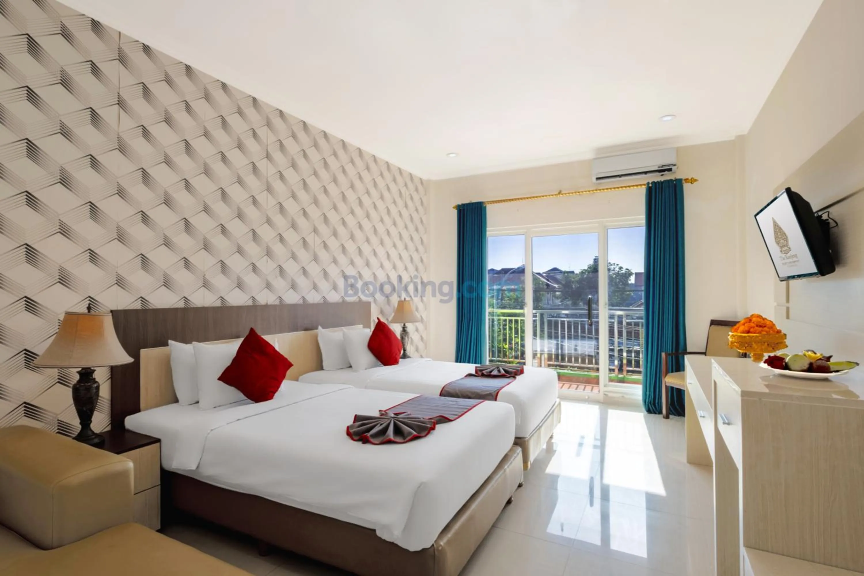Property building, Bed in The Kanjeng Hotel Kuta