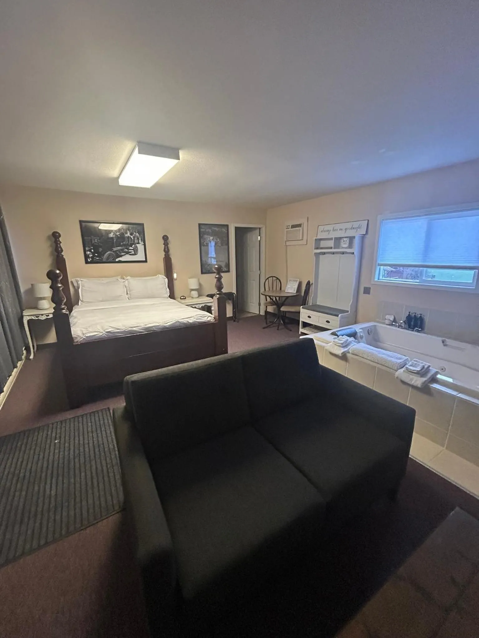 Bed in Old Towne Inne Chuckwagon Bar & Grill