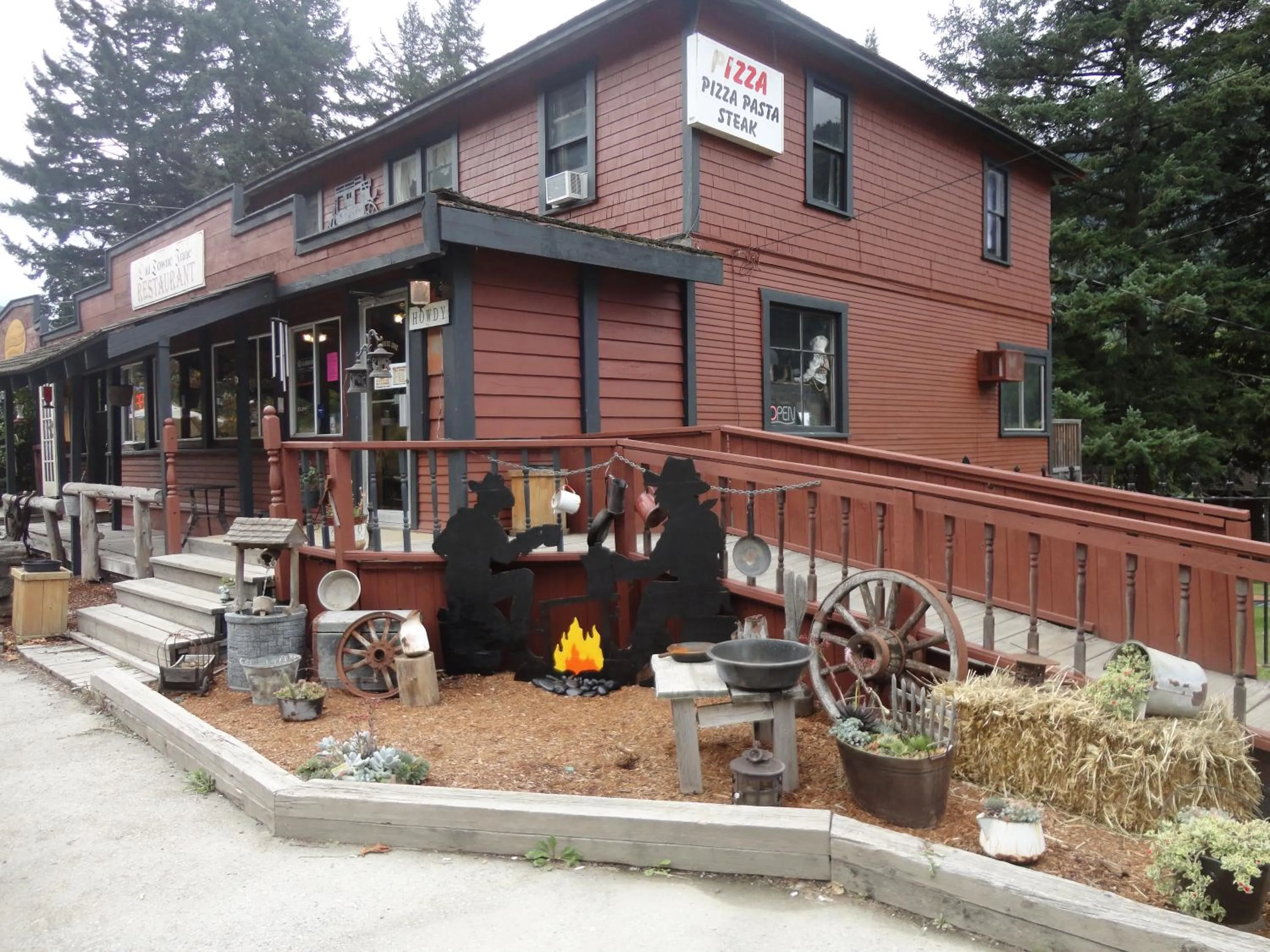 Facade/entrance in Old Towne Inne Chuckwagon Bar & Grill