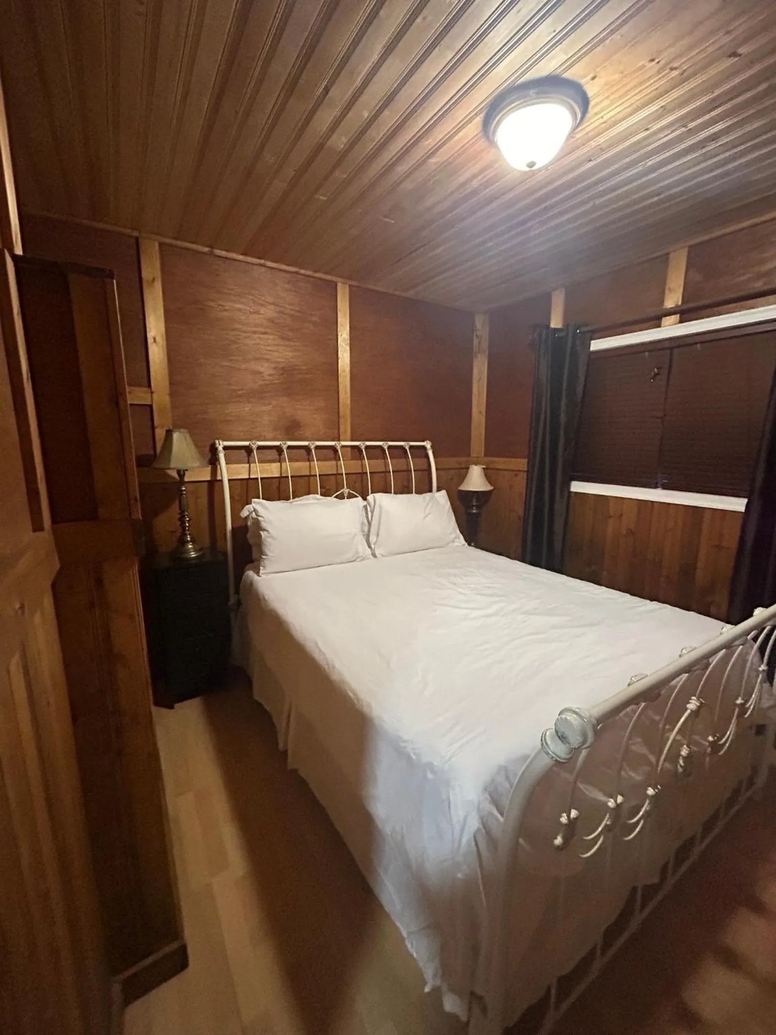 Bed in Old Towne Inne Chuckwagon Bar & Grill