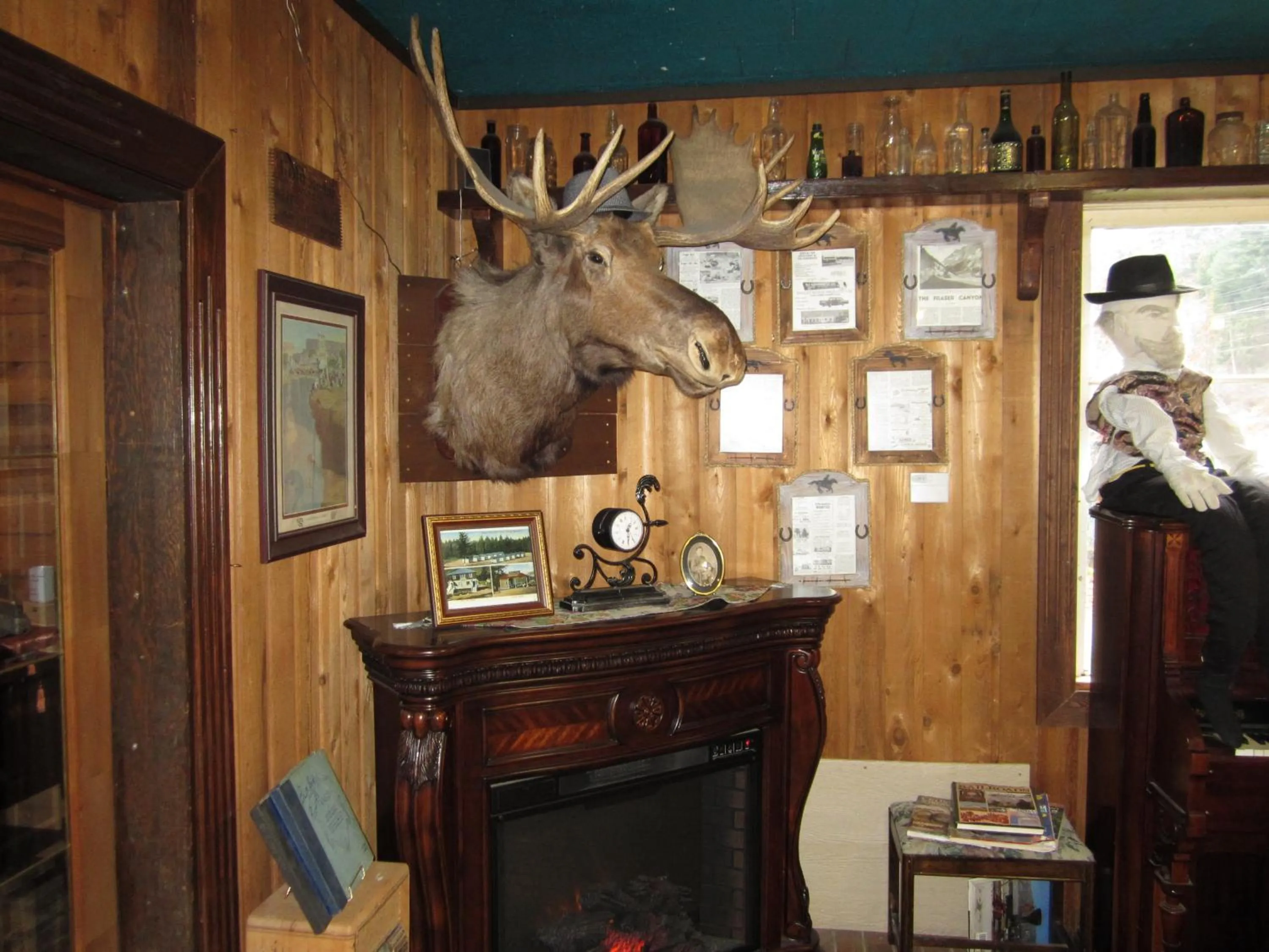 Old Towne Inne Chuckwagon Bar & Grill