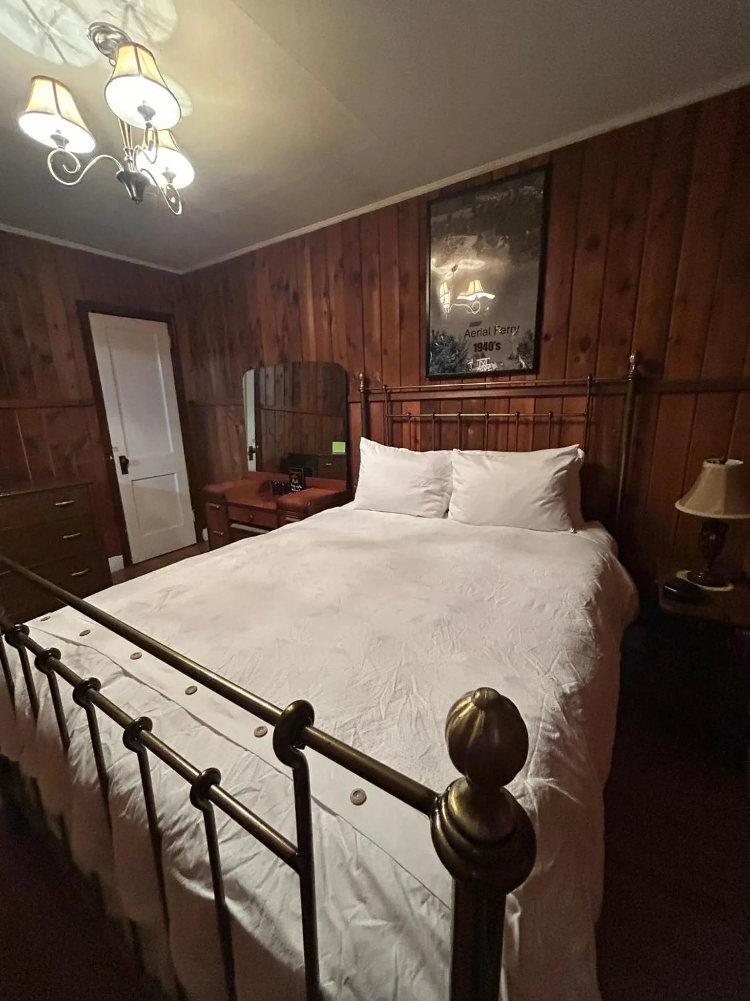Bed in Old Towne Inne Chuckwagon Bar & Grill