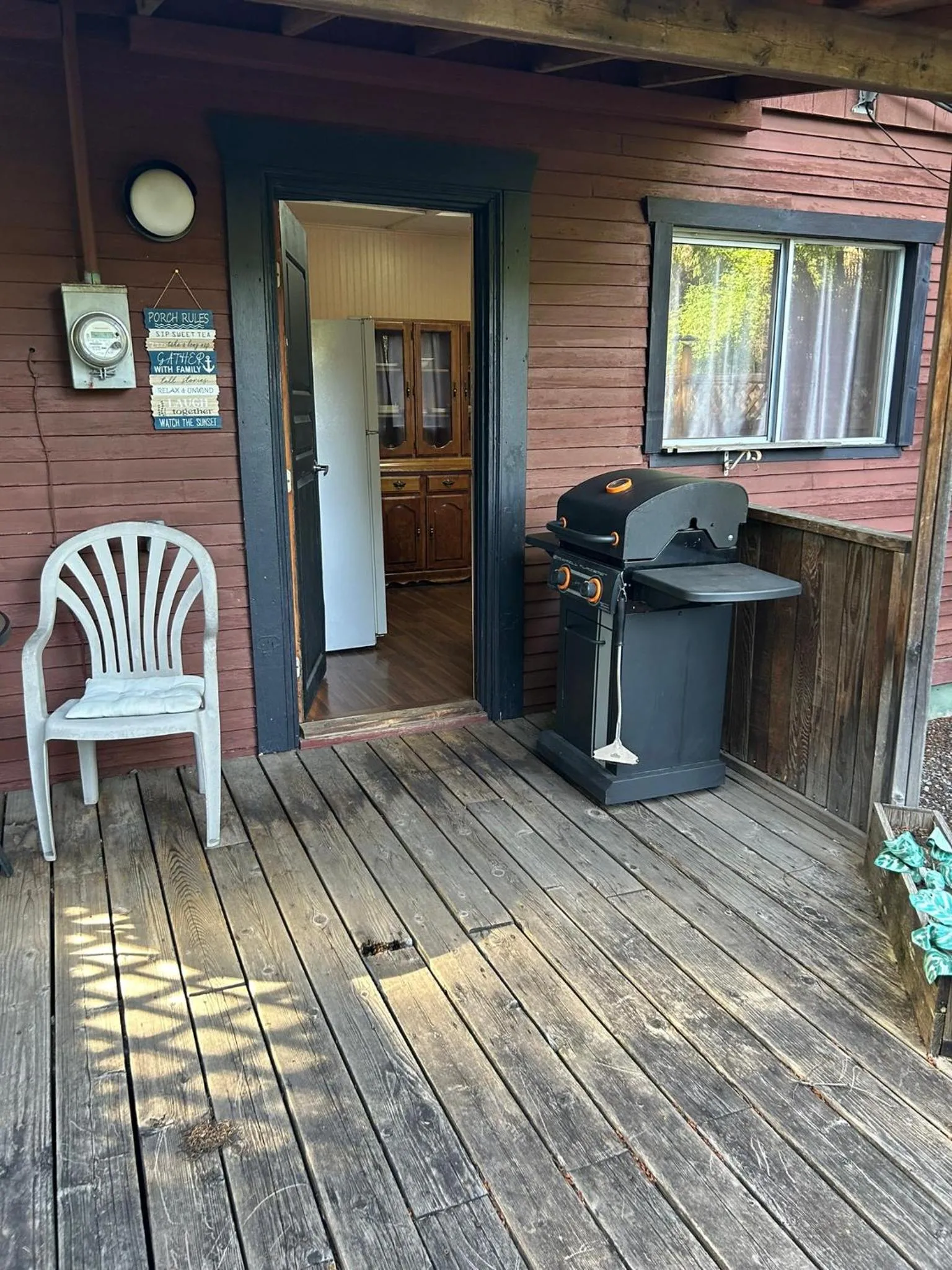Old Towne Inne Chuckwagon Bar & Grill