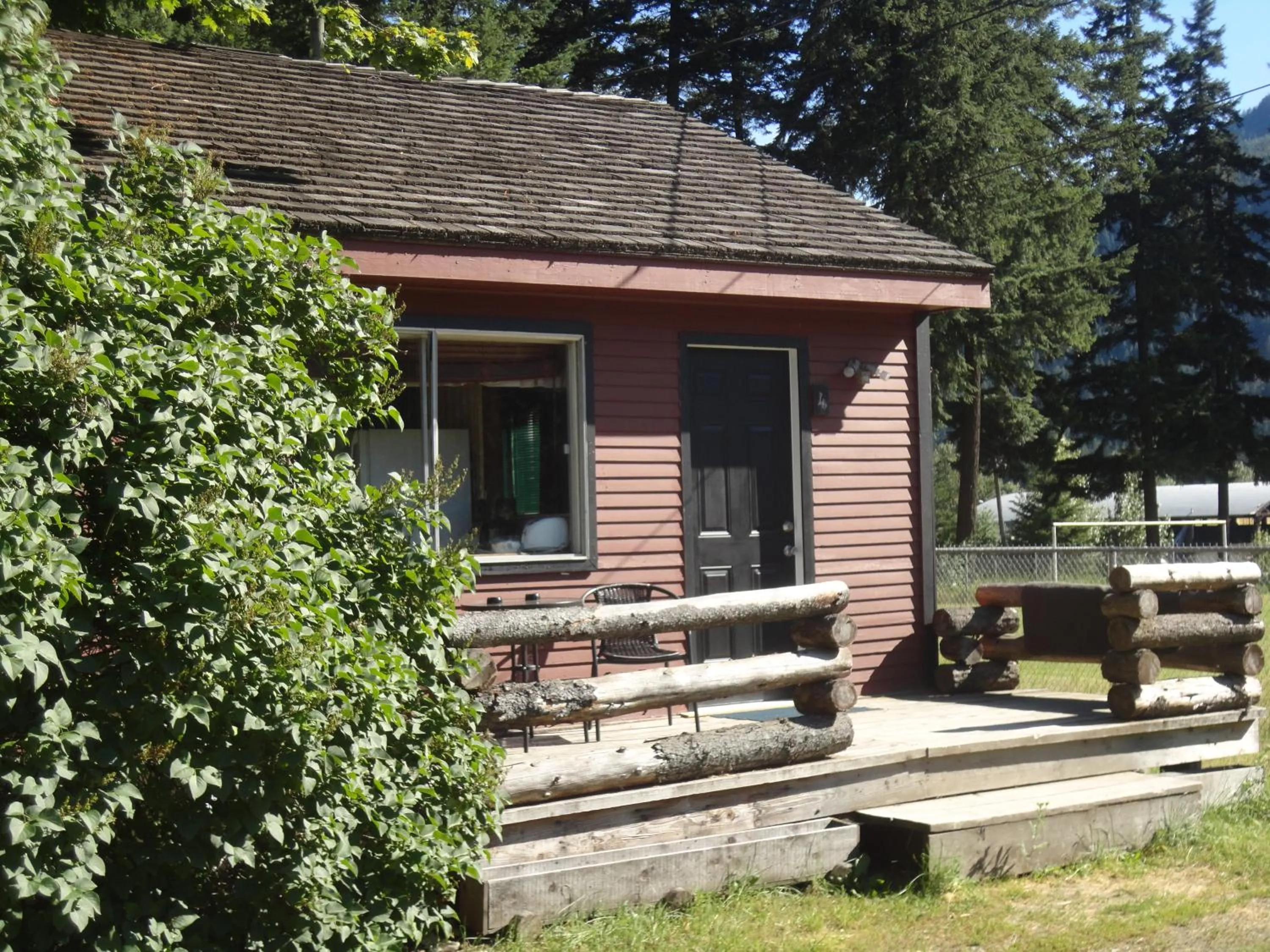 Old Towne Inne Chuckwagon Bar & Grill