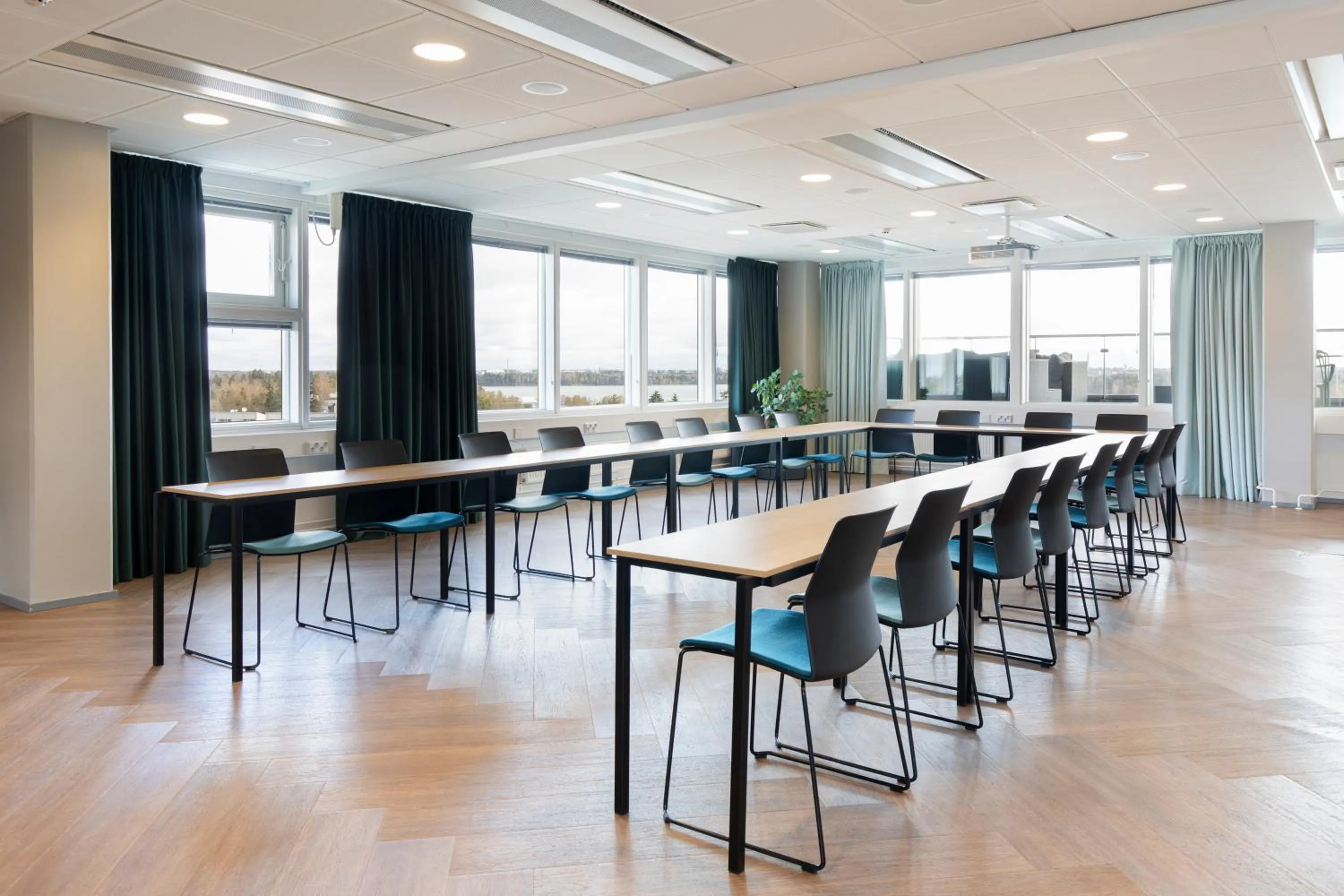Meeting/conference room in Heymo 1 by Sokos Hotels