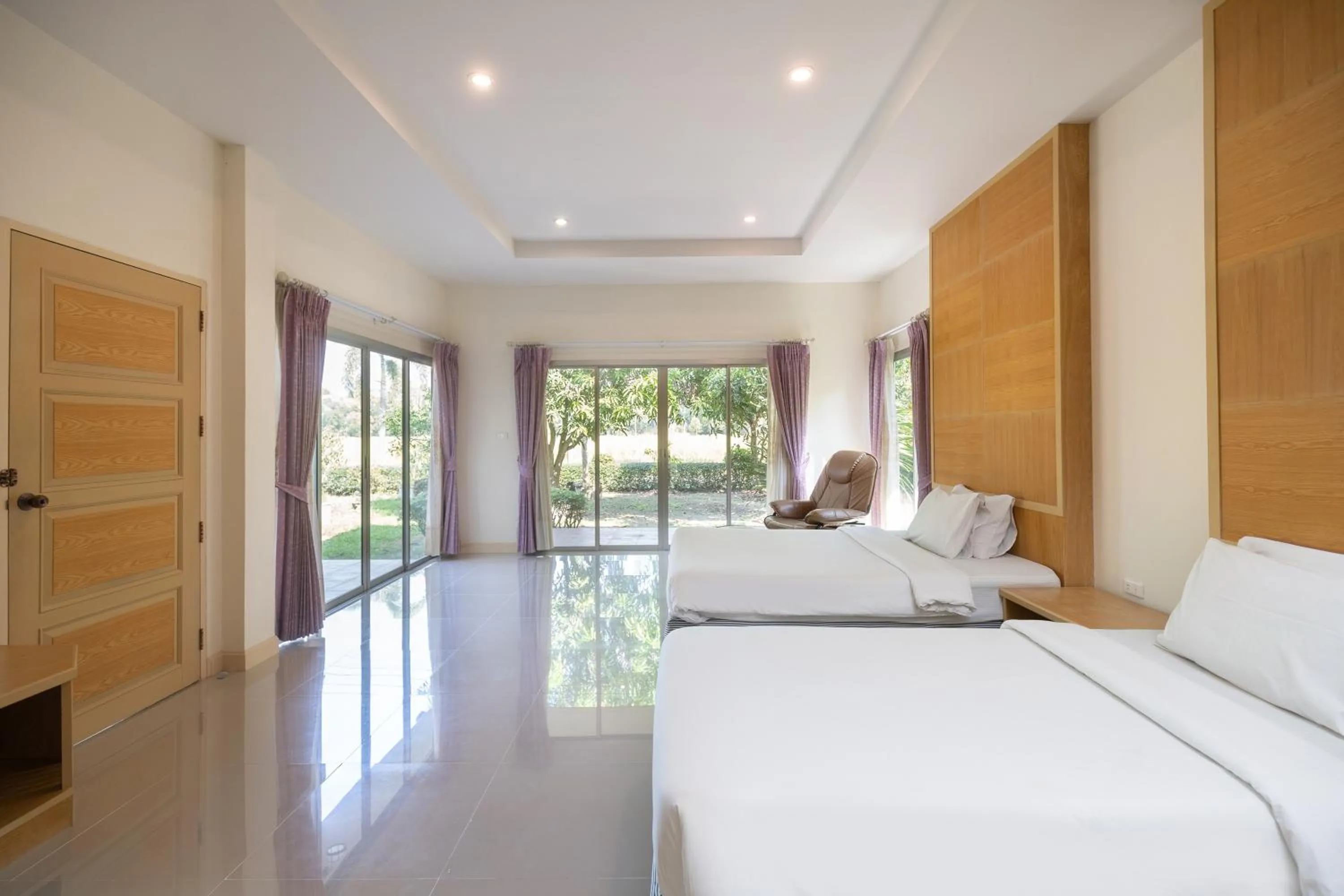 Bedroom, Bed in Thara Cholapruek Resort