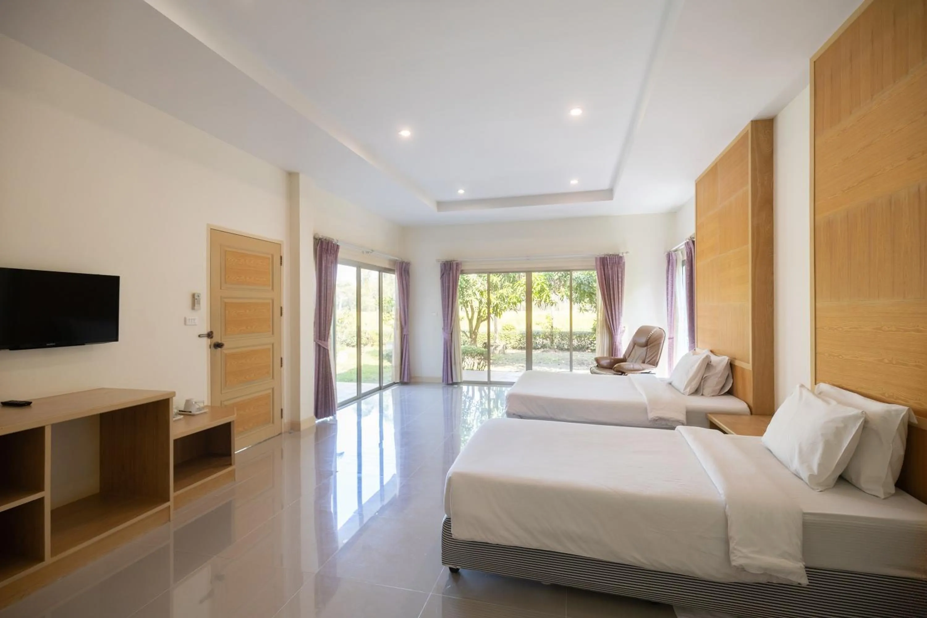 Bedroom, Bed in Thara Cholapruek Resort