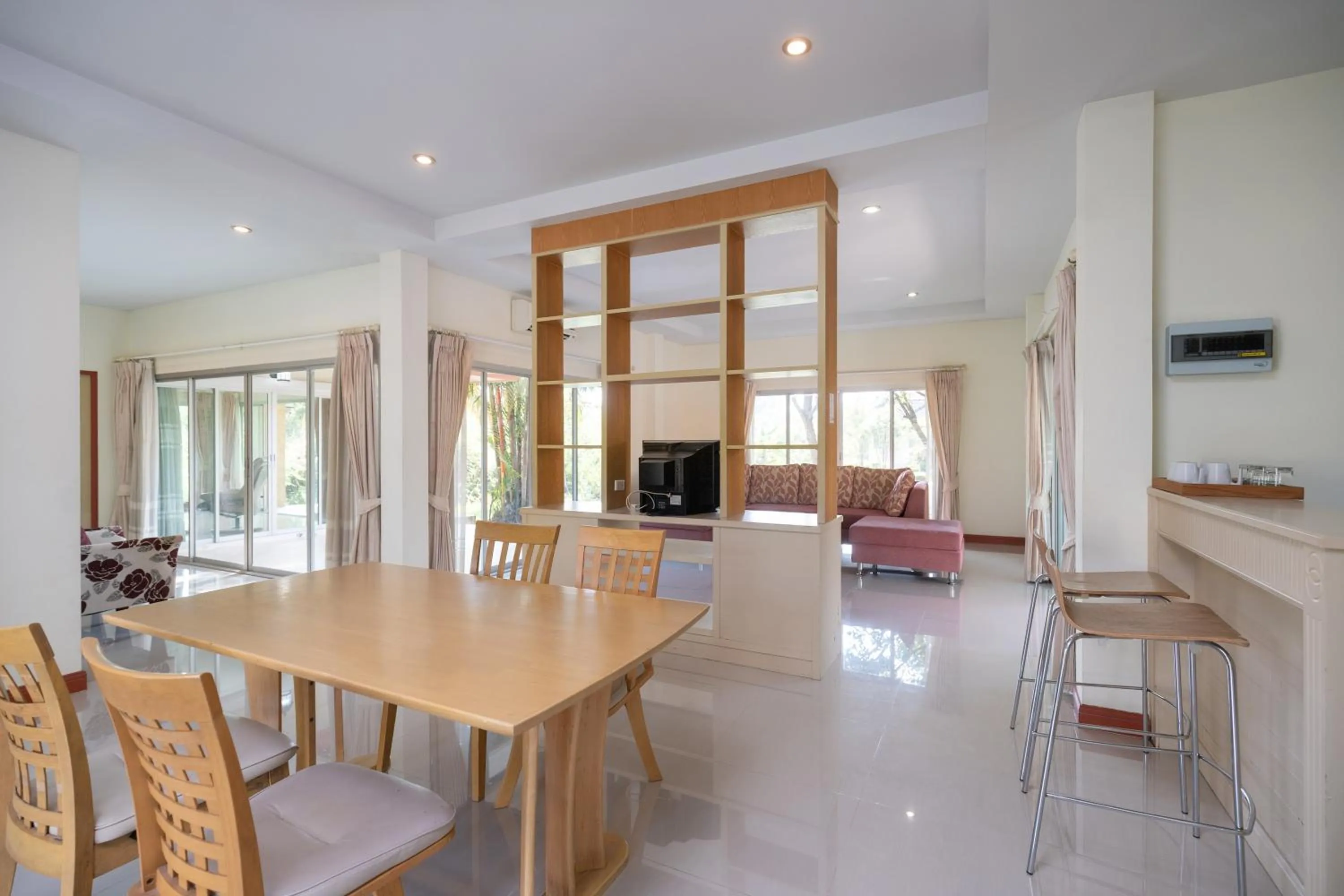 Dining area in Thara Cholapruek Resort