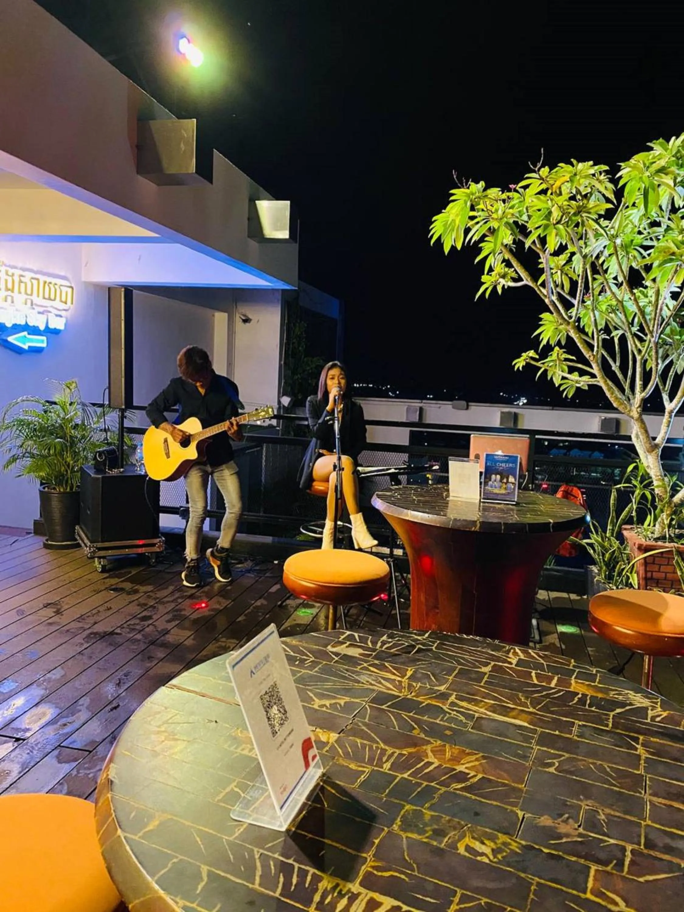 Lounge or bar in V V Hotel Battambang