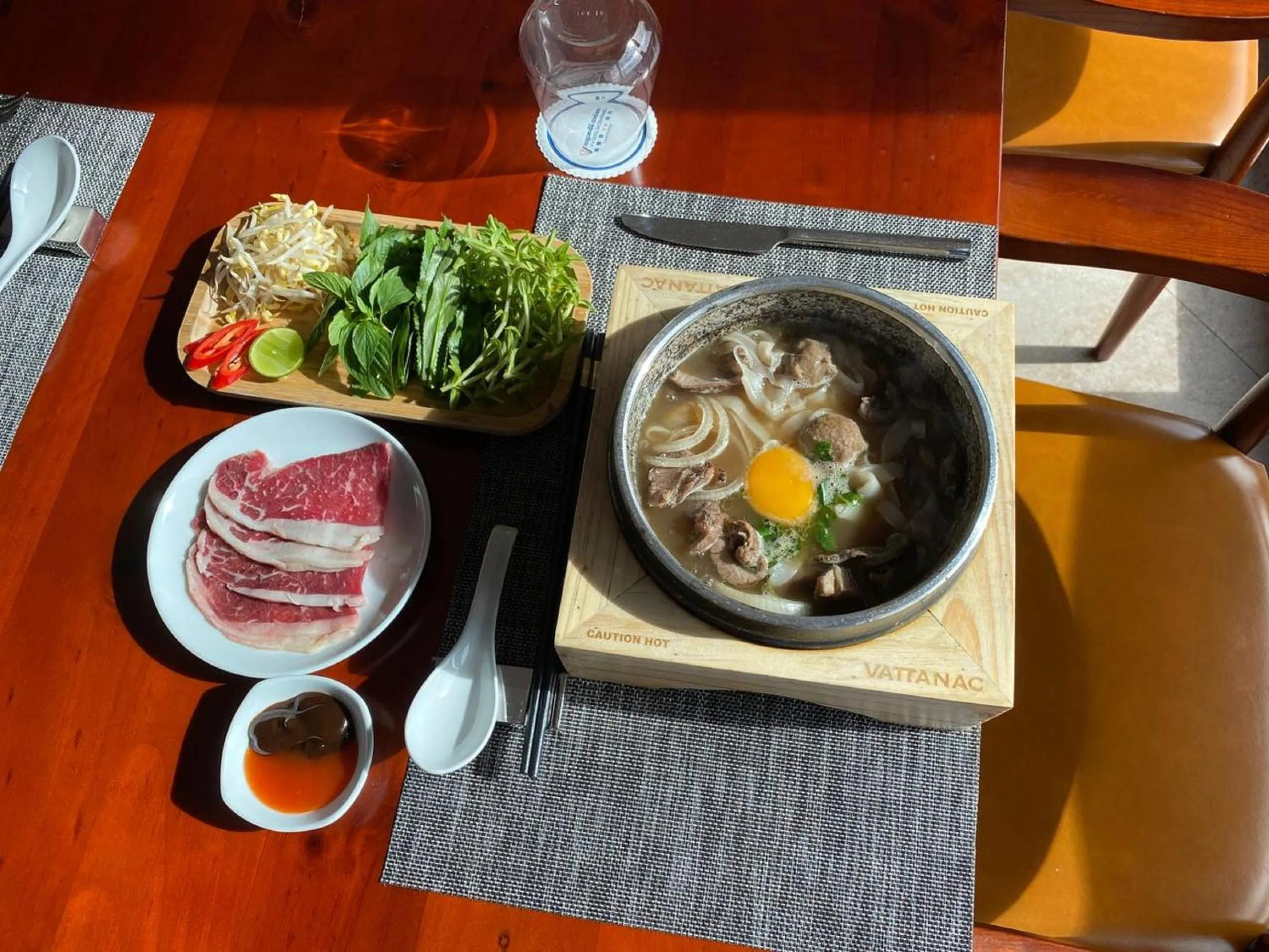 Restaurant/places to eat in V V Hotel Battambang