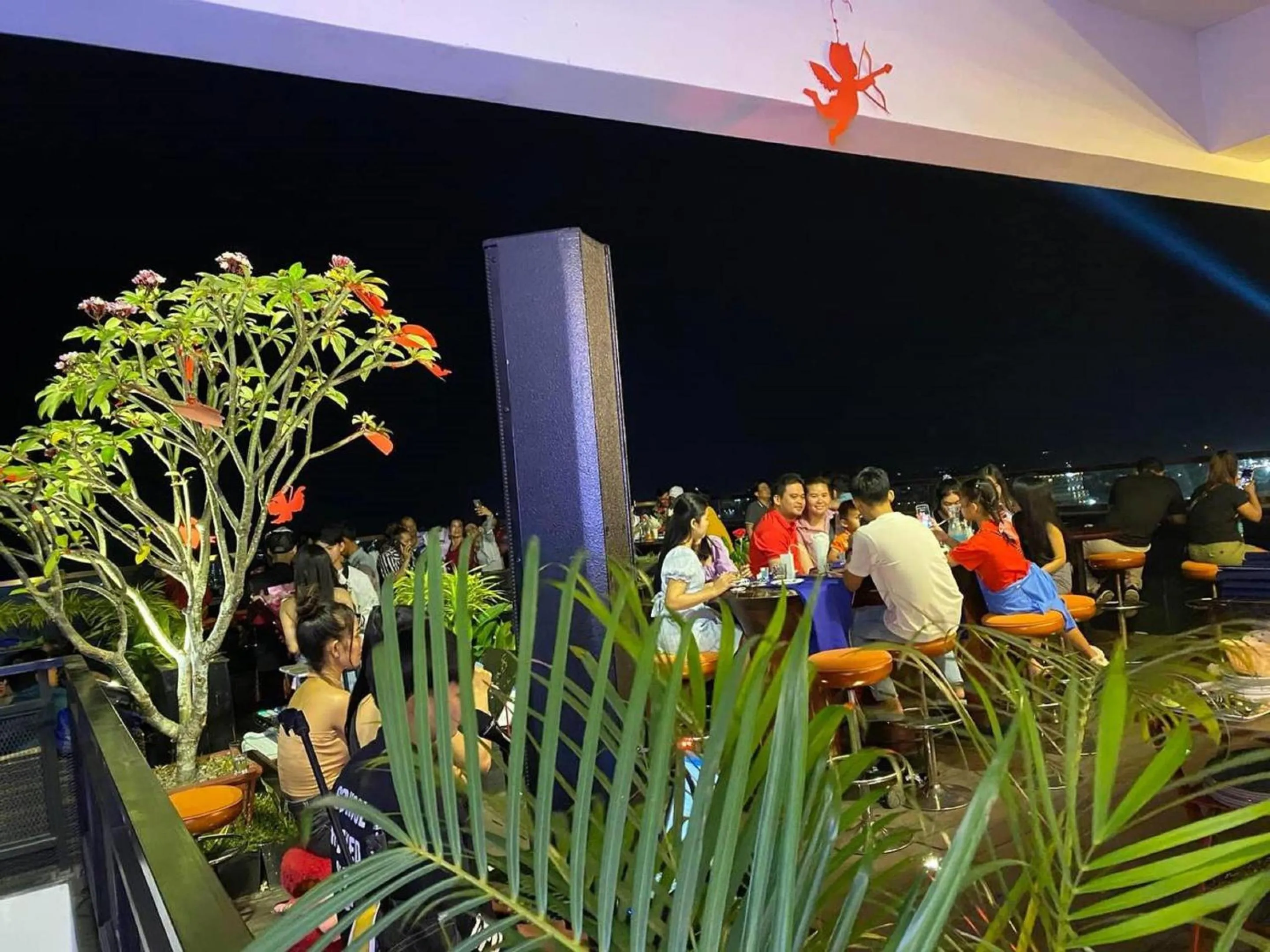 Lounge or bar in V V Hotel Battambang