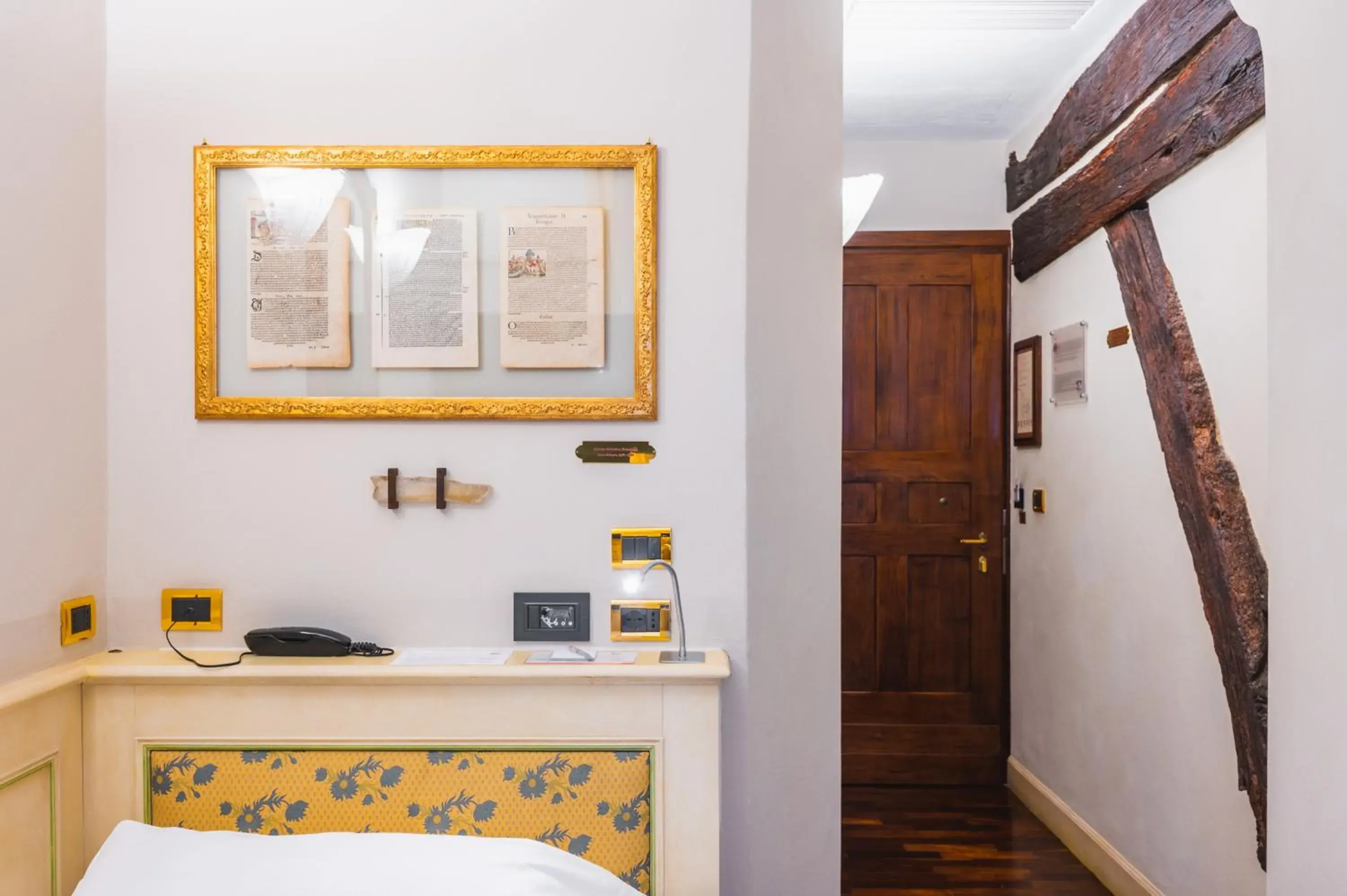 Photo of the whole room in Art Hotel Commercianti Photo of the whole room in Art Hotel Commercianti