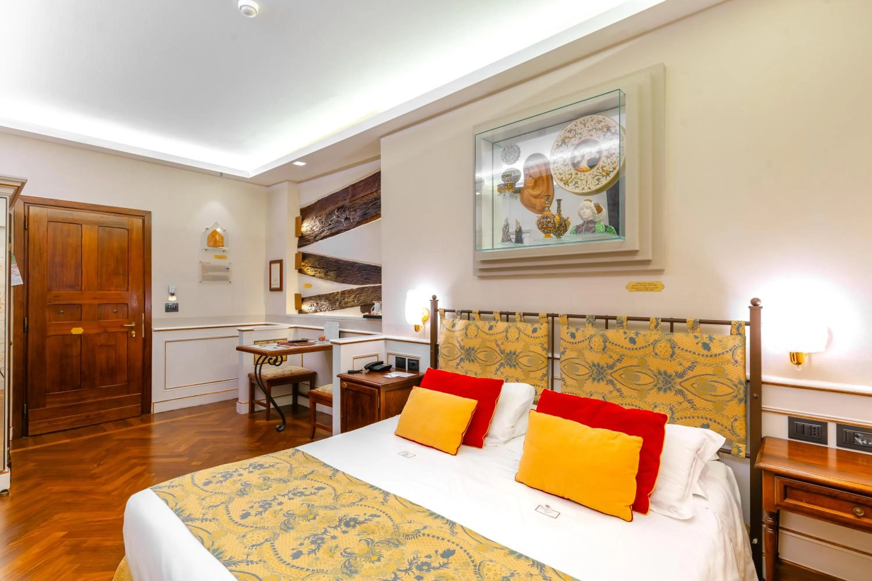 Photo of the whole room, Bed in Art Hotel Commercianti