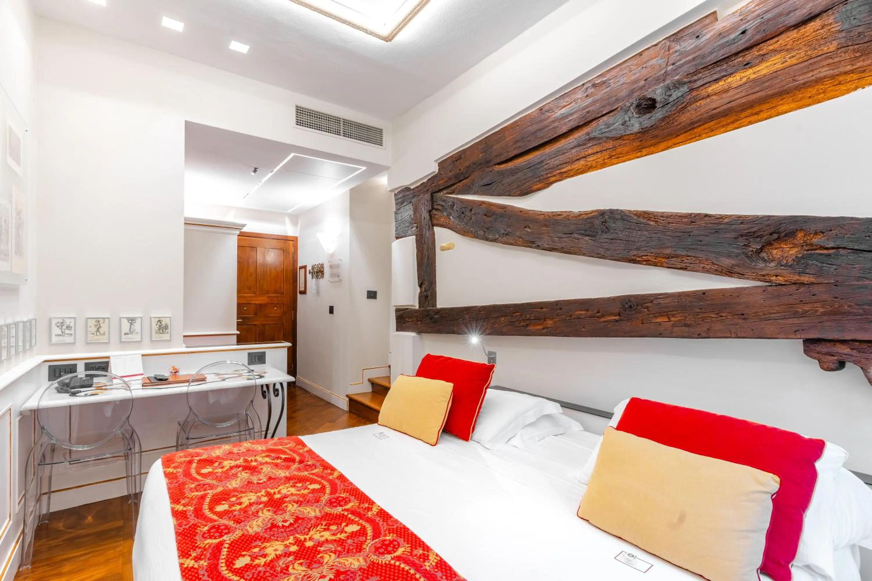 Photo of the whole room, Bed in Art Hotel Commercianti