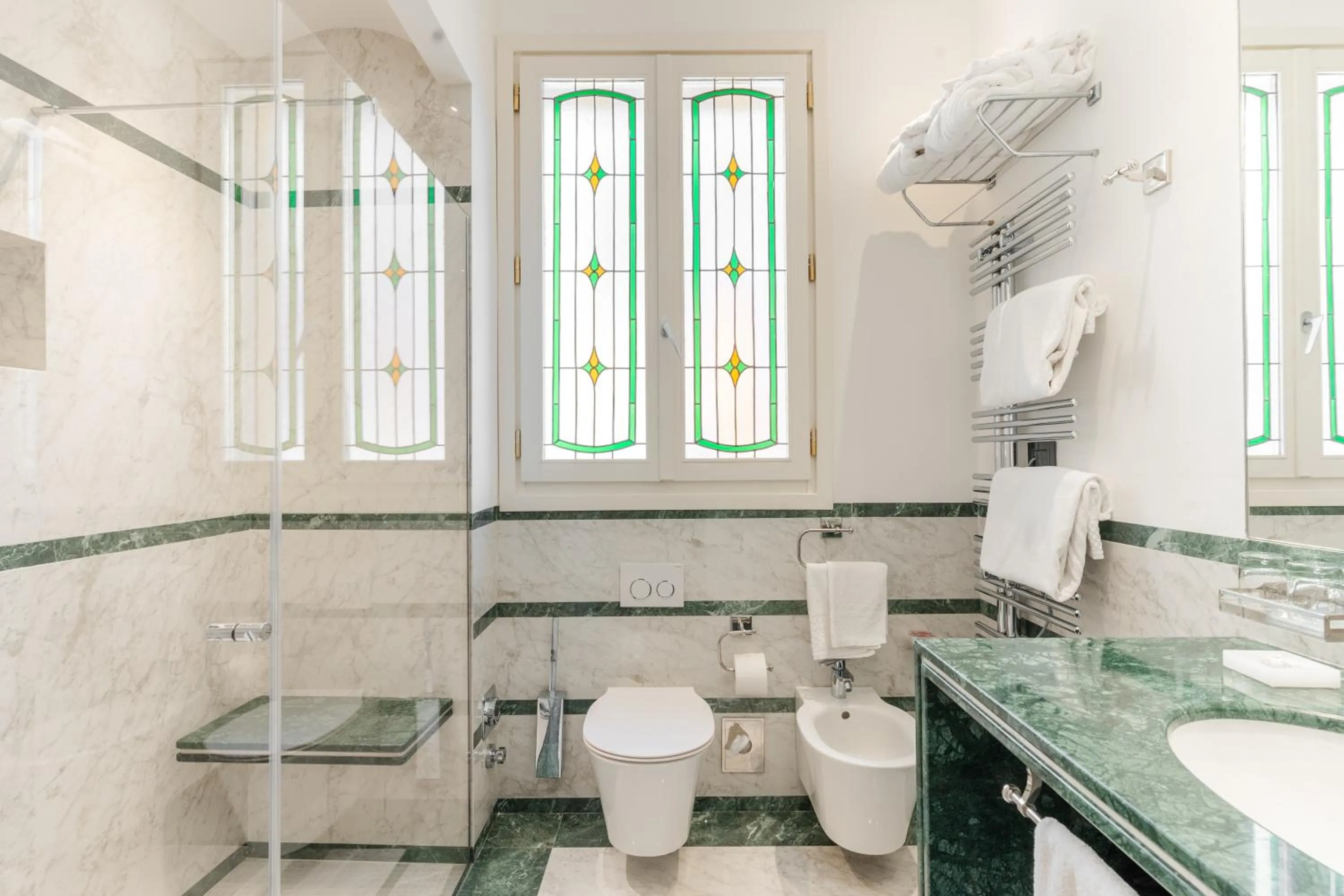 Bathroom in Art Hotel Commercianti