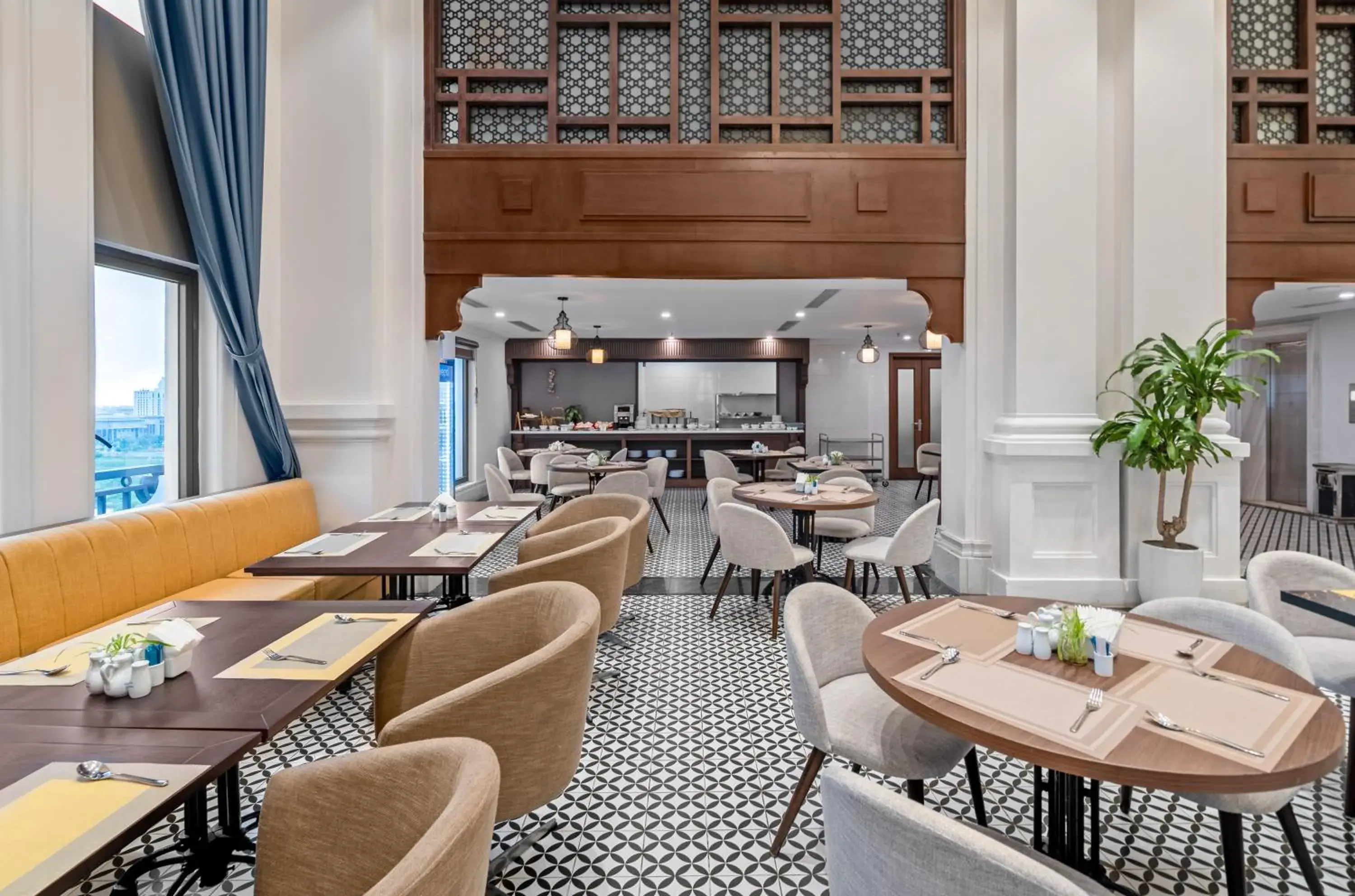 Restaurant/places to eat in Rex Quang Binh Hotel Restaurant/places to eat in Rex Quang Binh Hotel