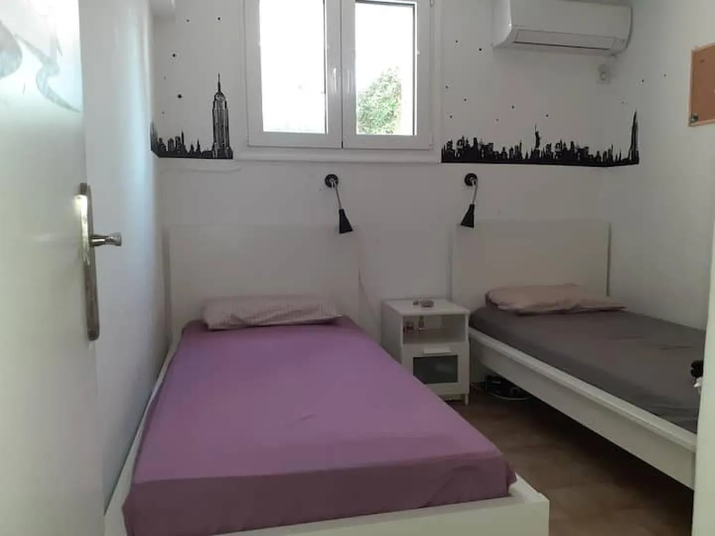 Bed in Breezy summer maisonette with exciting view!